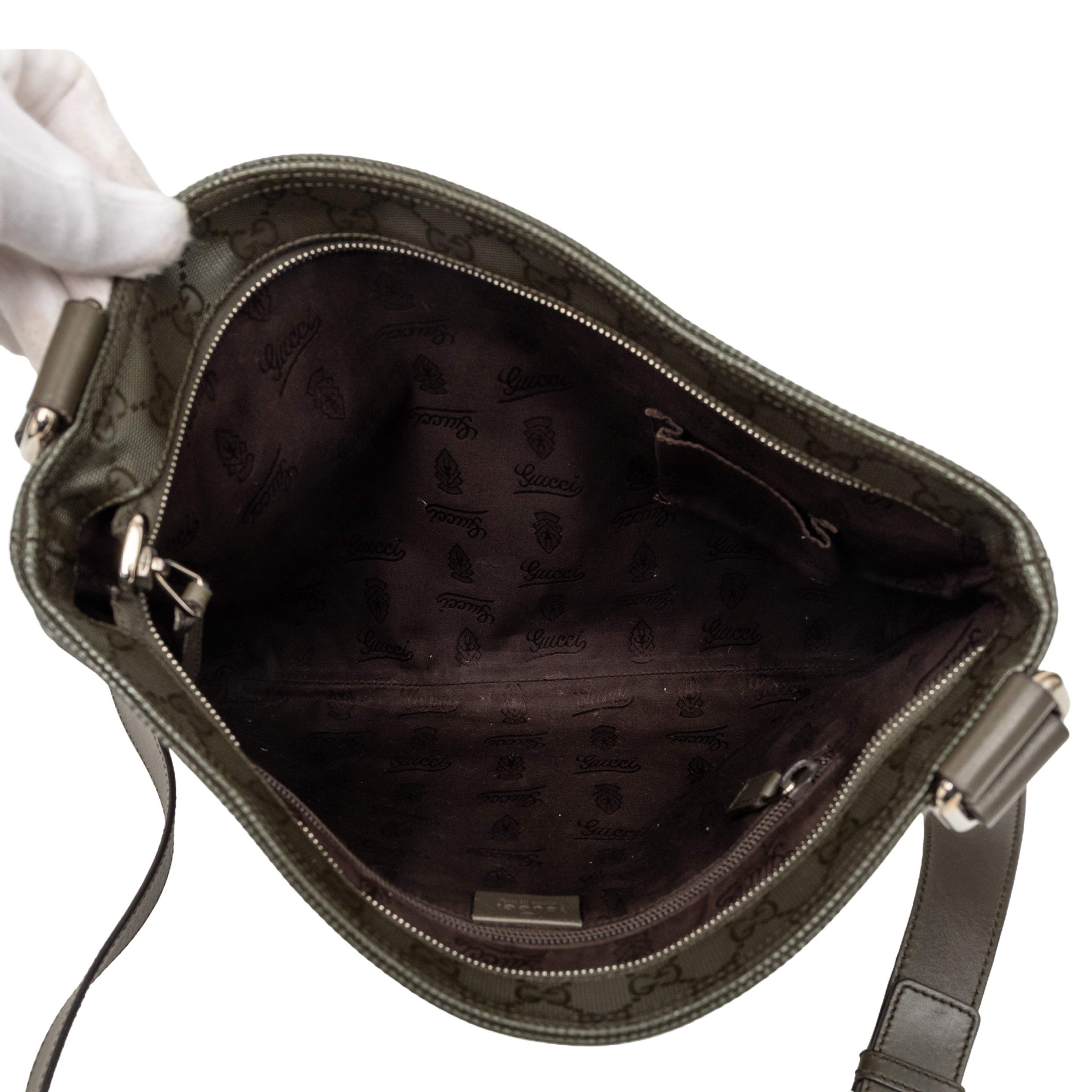 Gucci Gg Supreme Crossbody, från Luxclusif, i färgen brun. Klicka för att öppna bilden i stort format