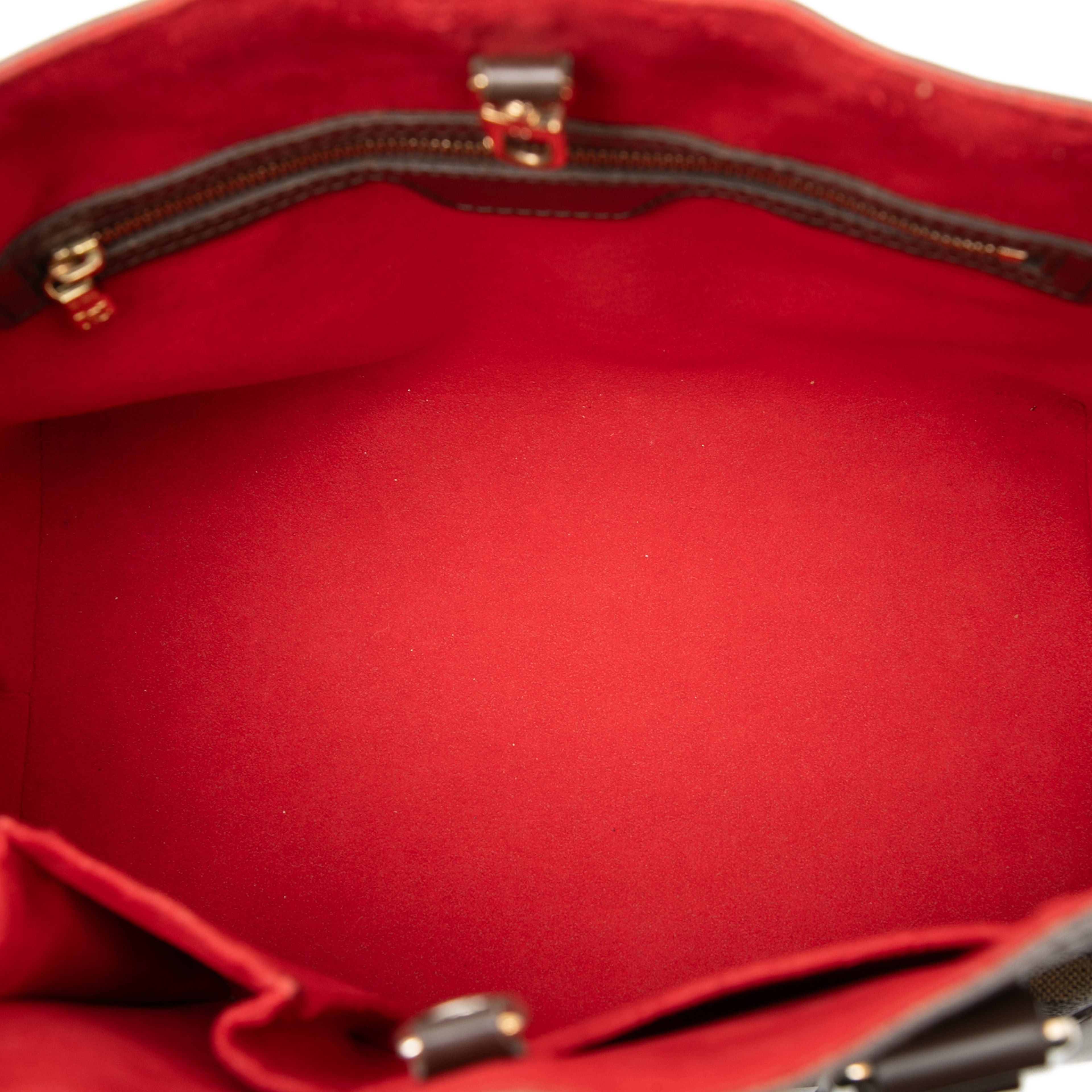 Louis Vuitton Damier Ebene Hampstead Pm, från Luxclusif, i färgen brun. Klicka för att öppna bilden i stort format