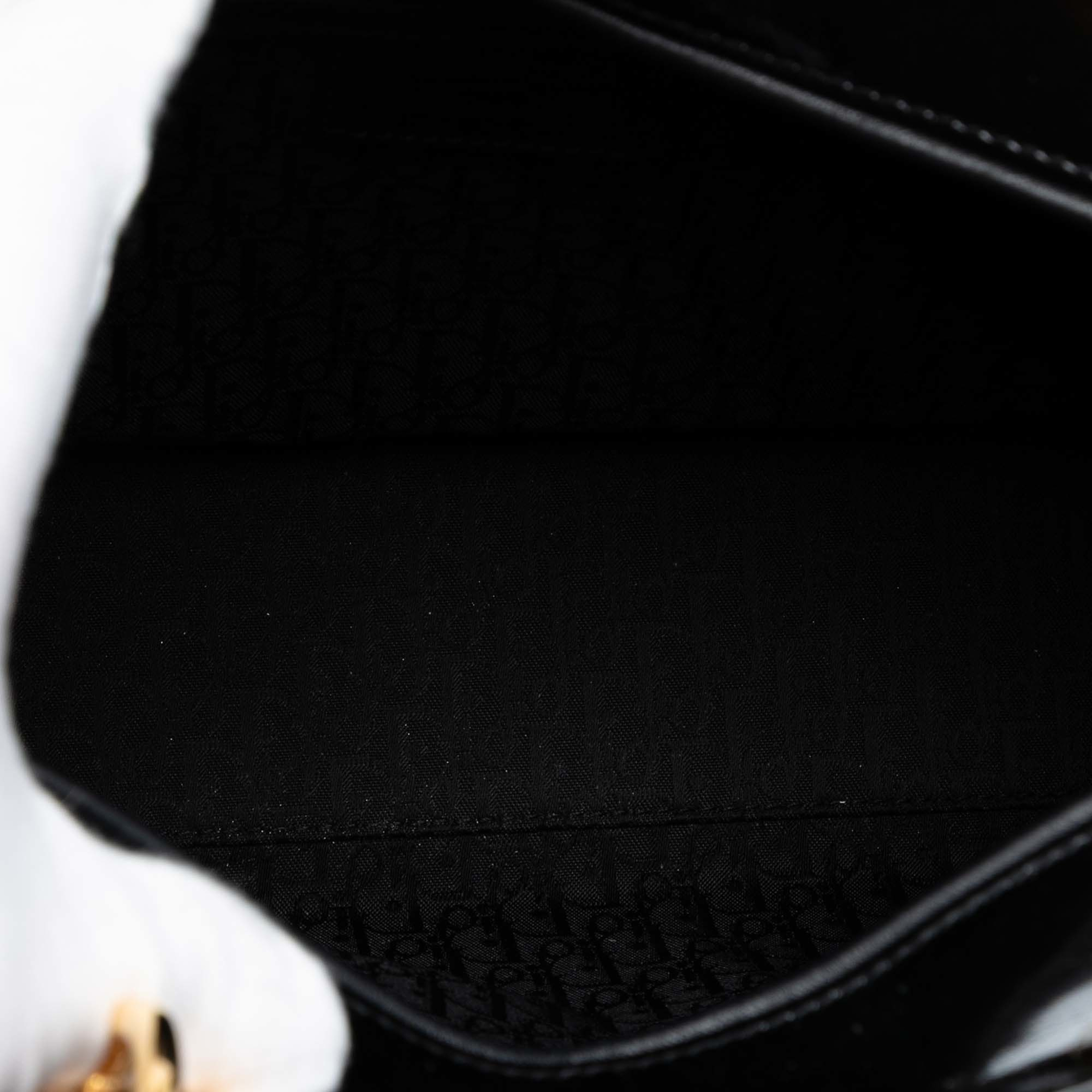 Dior Large Patent Cannage Lady Dior, från Luxclusif, i färgen black. Klicka för att öppna bilden i stort format