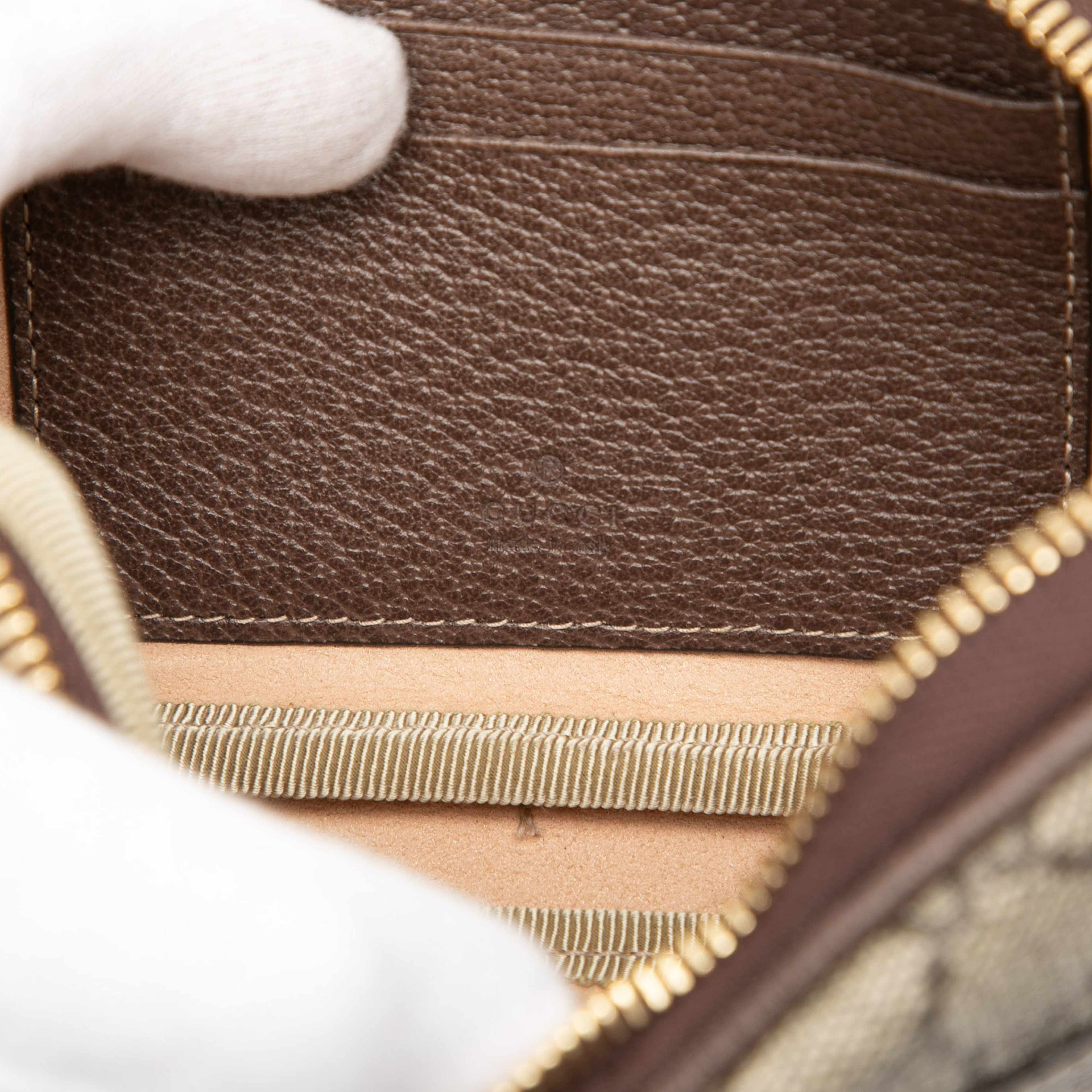 Gucci Small Gg Supreme Web Ophidia Belt Bag, från Luxclusif, i färgen beige. Klicka för att öppna bilden i stort format