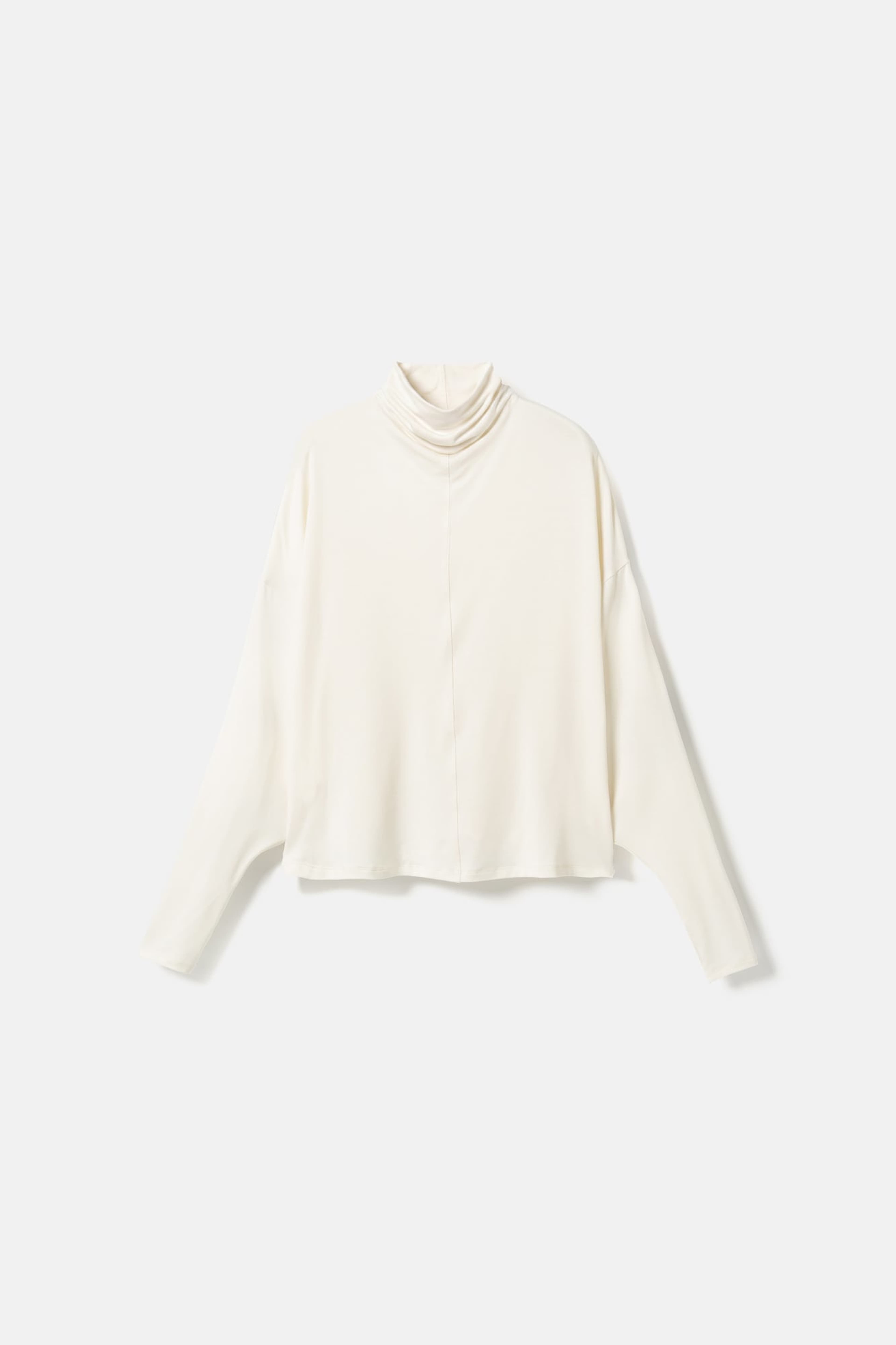 Griet Turtleneck - Paper, från Residus, i färgen white. Klicka för att öppna bilden i stort format