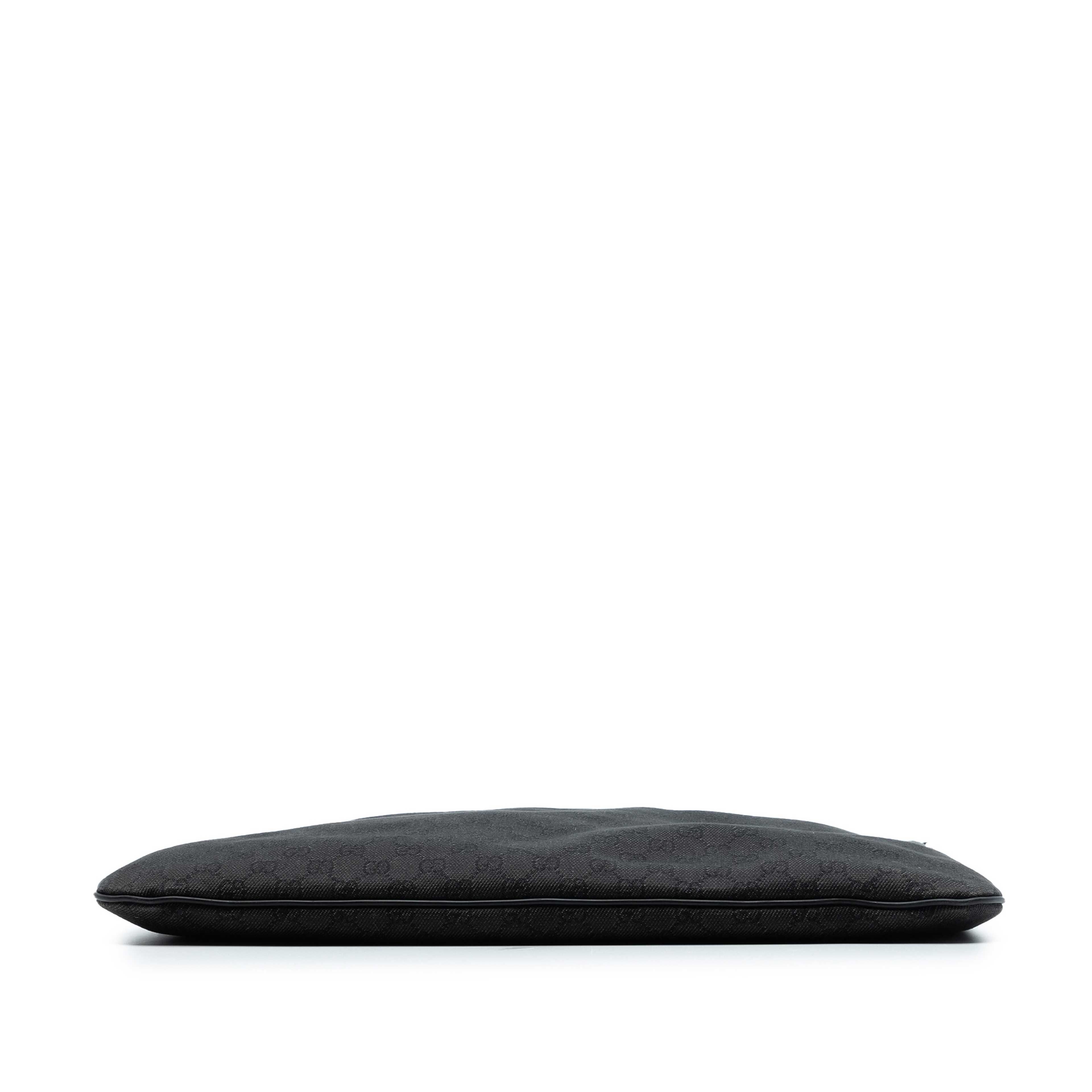 Gucci Gg Denim Crossbody, från Luxclusif, i färgen black. Klicka för att öppna bilden i stort format