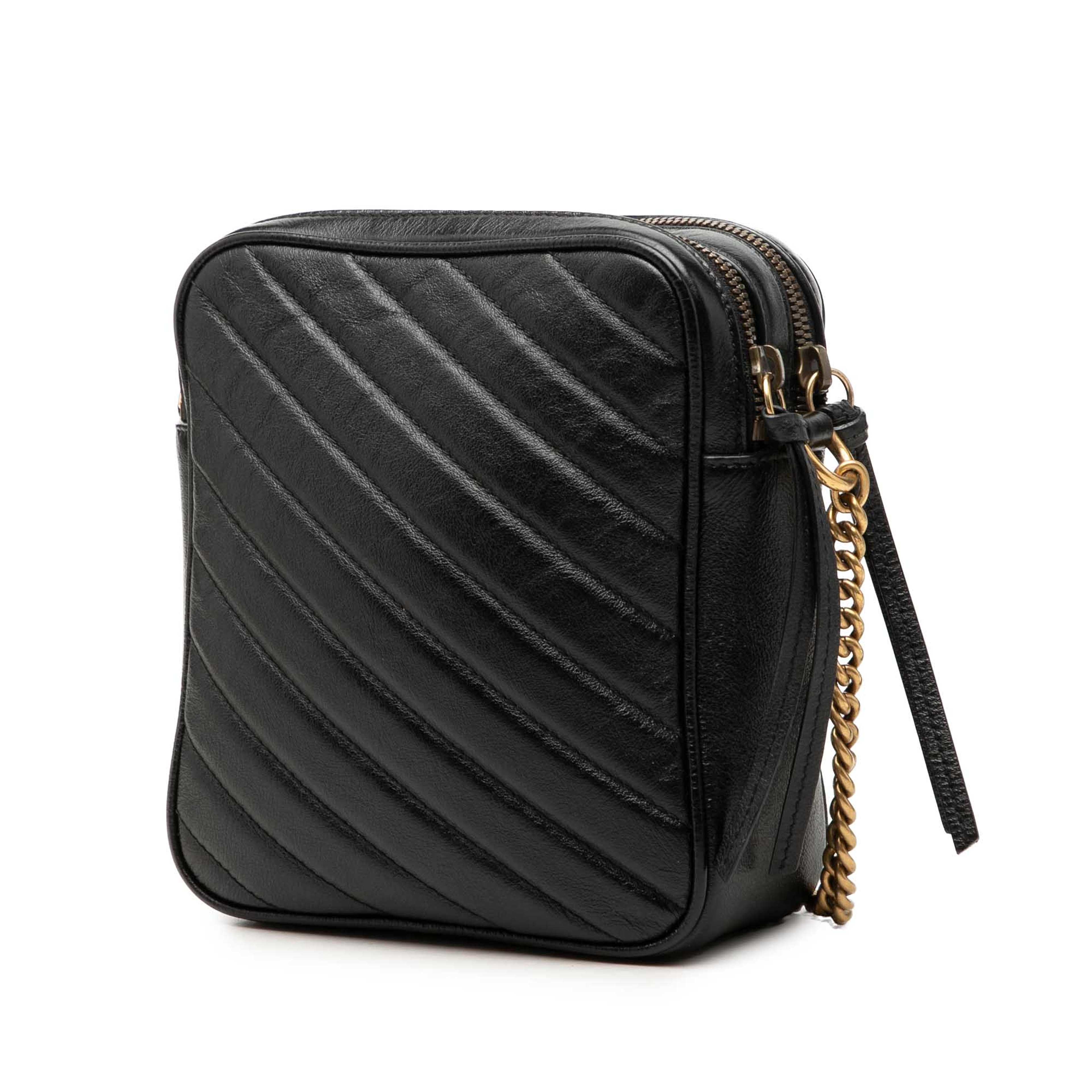 Gucci Gg Marmont Matelasse Leather Double Zip Crossbody, från Luxclusif, i färgen svart. Klicka för att öppna bilden i stort format
