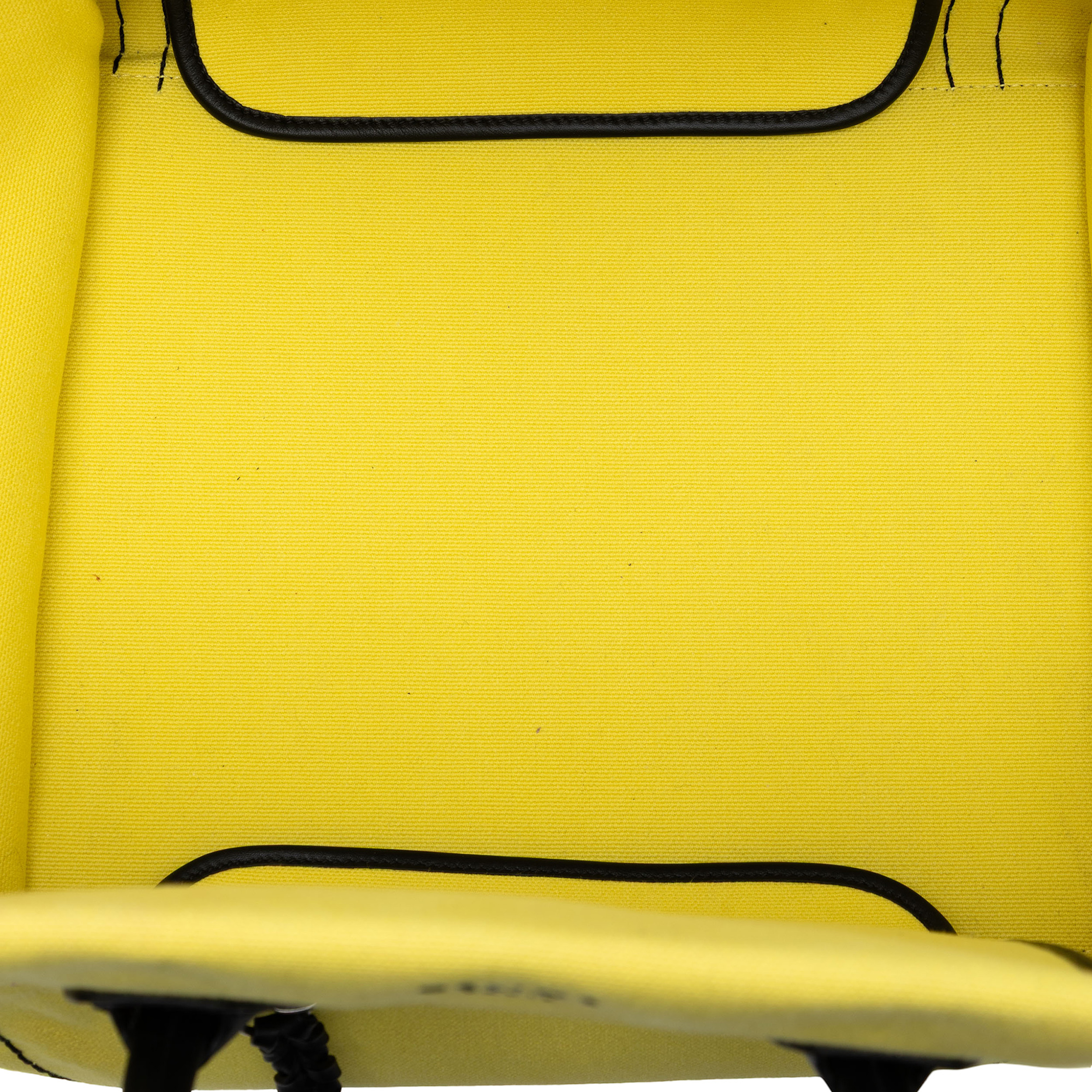 Celine Medium Canvas Phantom Luggage Tote, från Luxclusif, i färgen neon yellow. Klicka för att öppna bilden i stort format
