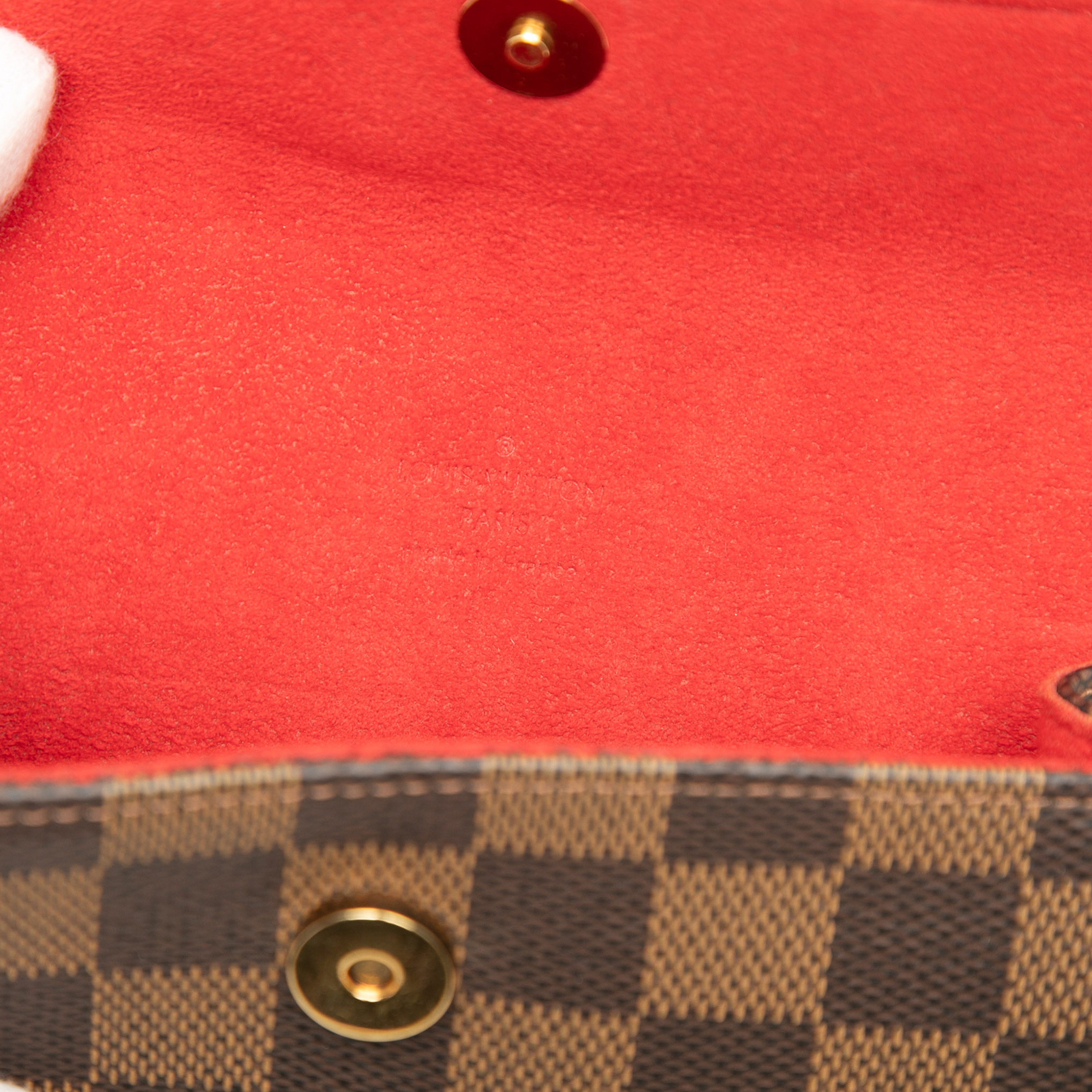 Louis Vuitton Damier Ebene Florentine Pochette, från Luxclusif, i färgen brun. Klicka för att öppna bilden i stort format