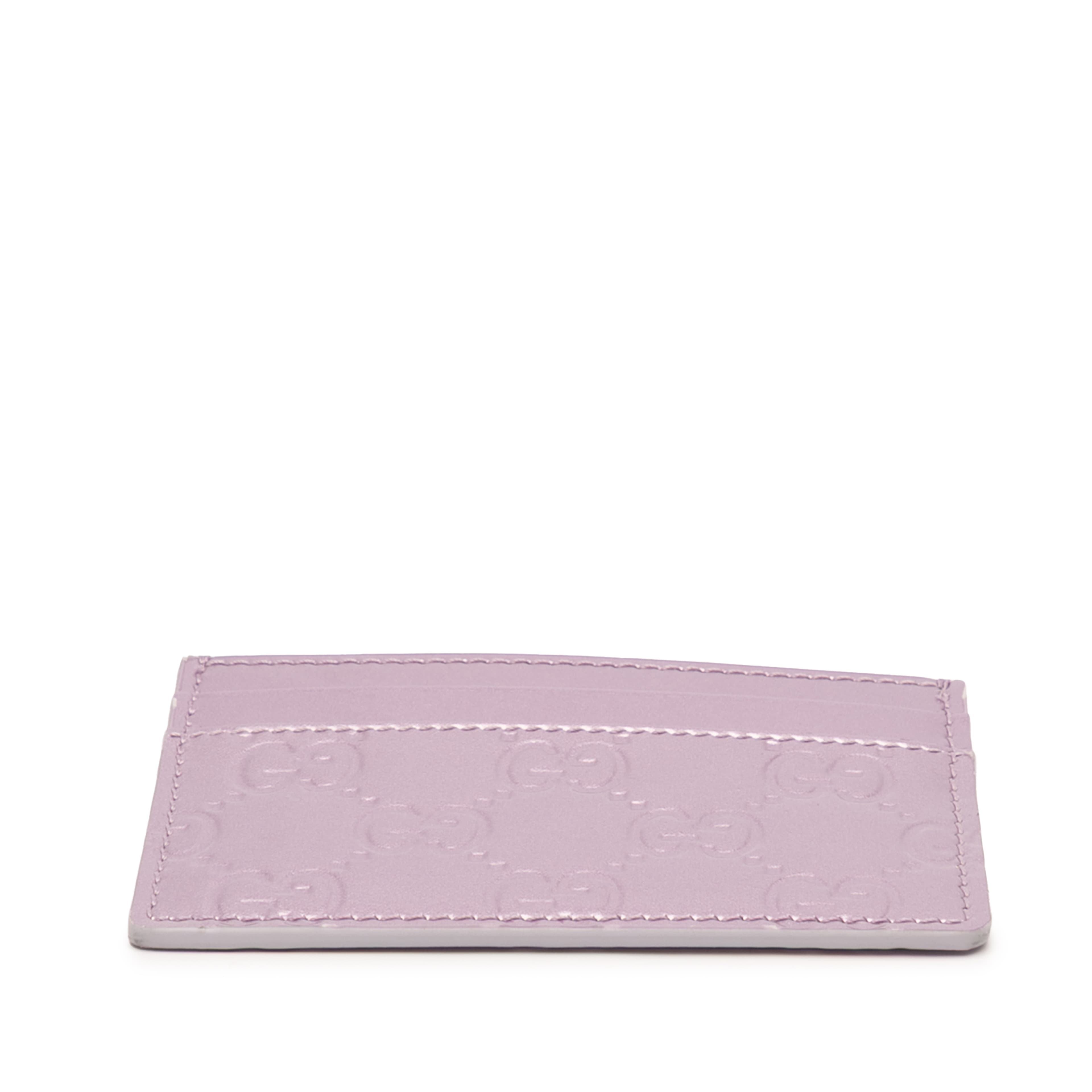 Gucci Guccissima Card Holder, från Luxclusif, i färgen lilac. Klicka för att öppna bilden i stort format
