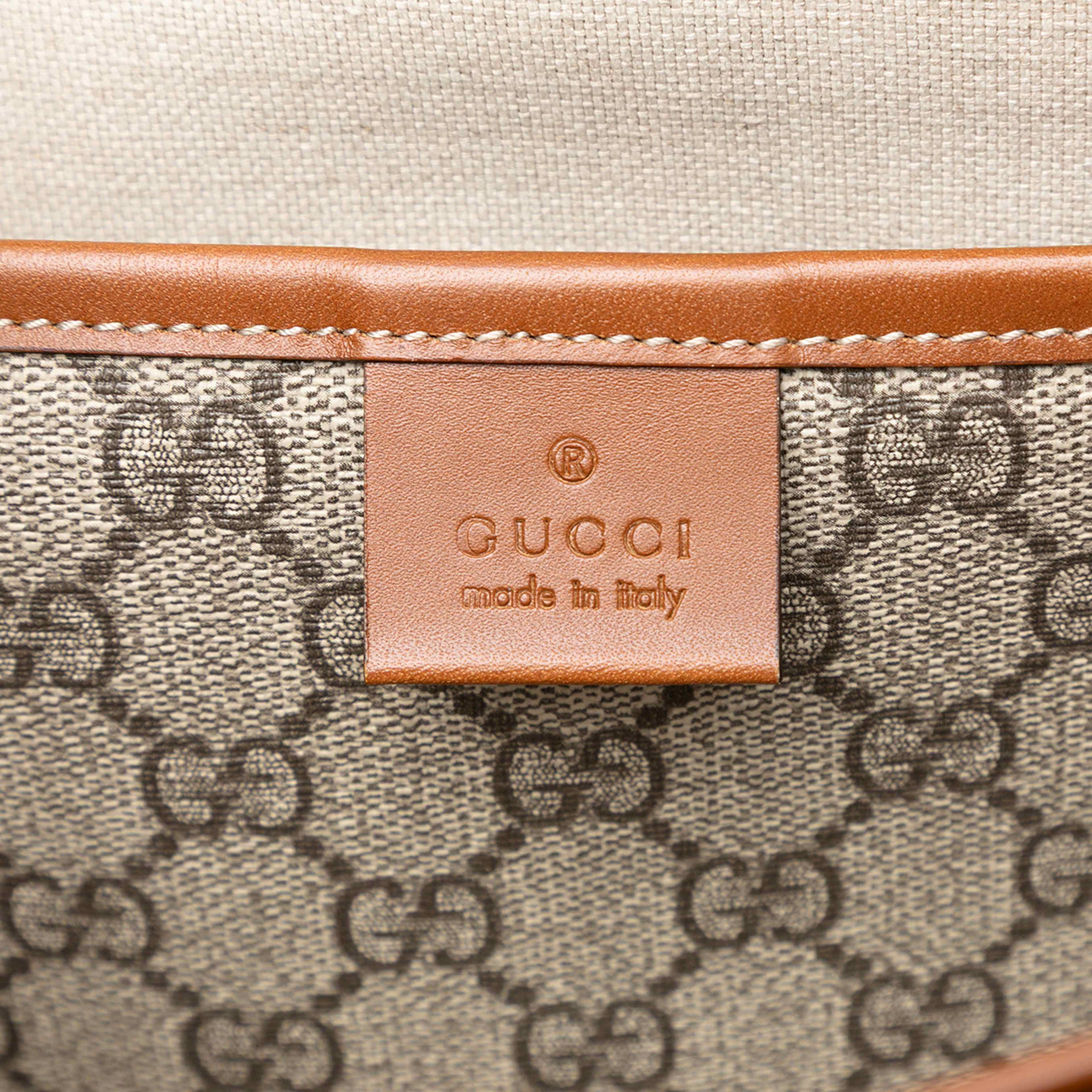 Gucci Gg Supreme Web Messenger Bag, från Luxclusif, i färgen beige. Klicka för att öppna bilden i stort format