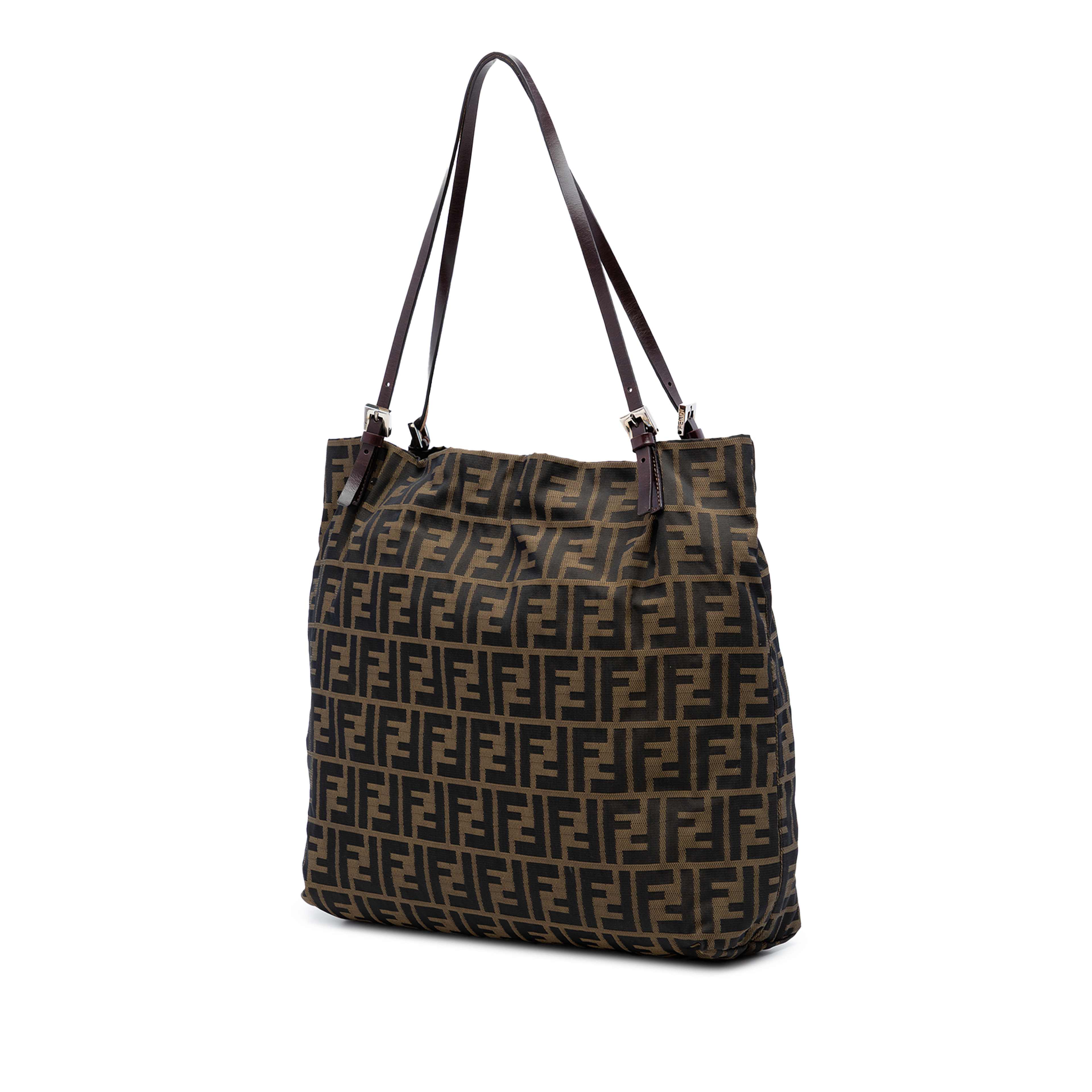 Fendi Zucca Canvas Tote, från Luxclusif, i färgen brown. Klicka för att öppna bilden i stort format