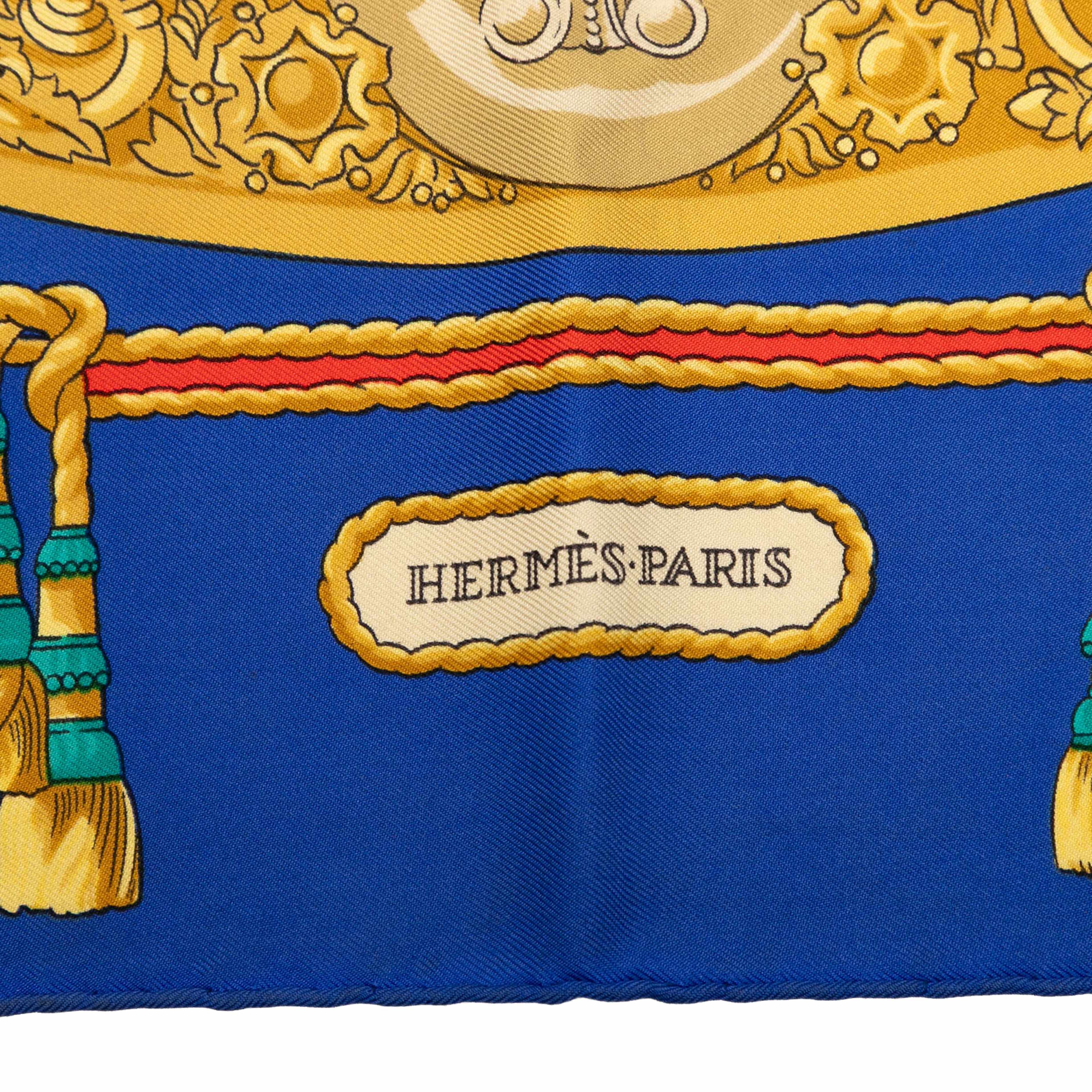 Hermès Hommage A Charles Garnier Silk Scarf, från Luxclusif, i färgen blue. Klicka för att öppna bilden i stort format