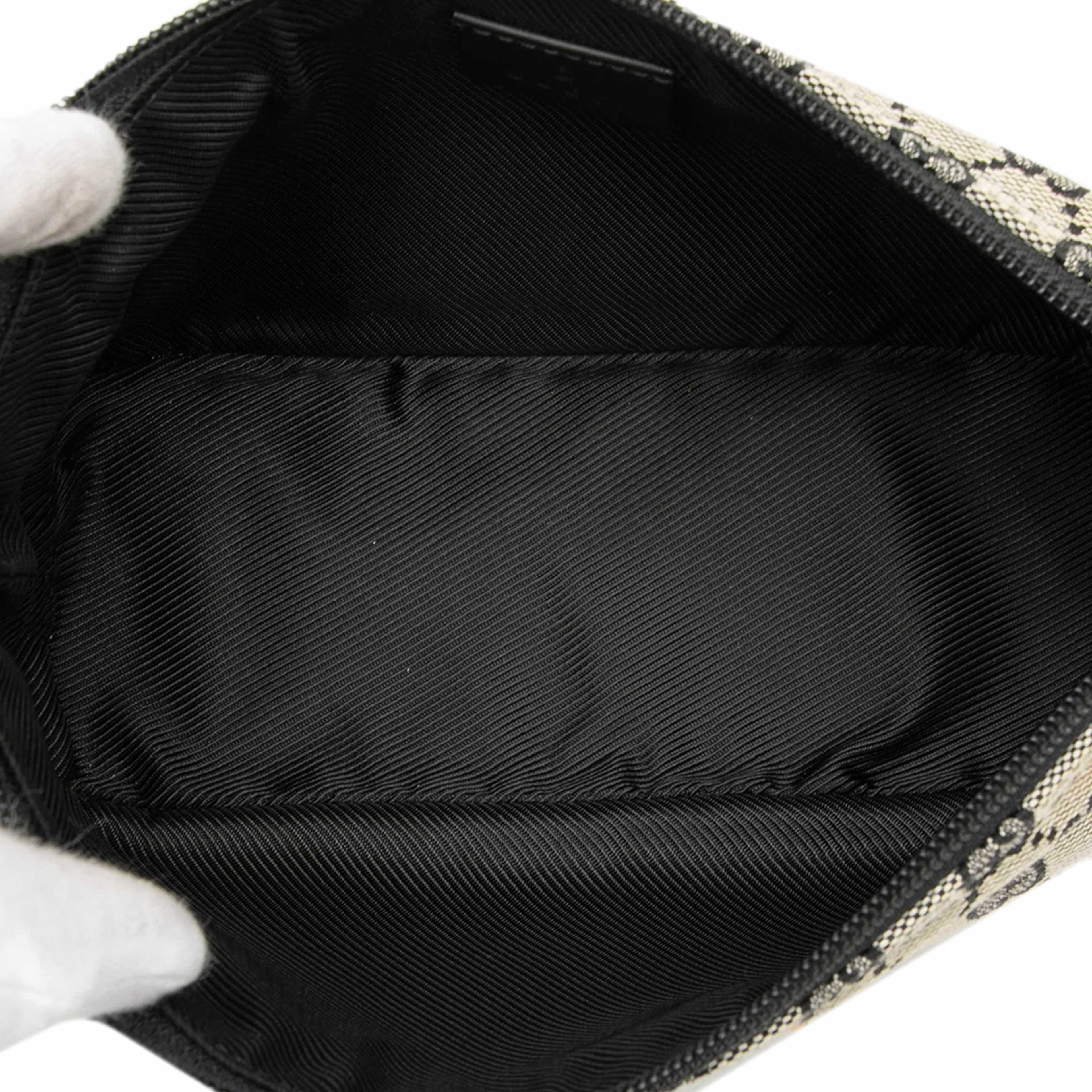 Gucci Gg Canvas Boat, från Luxclusif, i färgen gray. Klicka för att öppna bilden i stort format