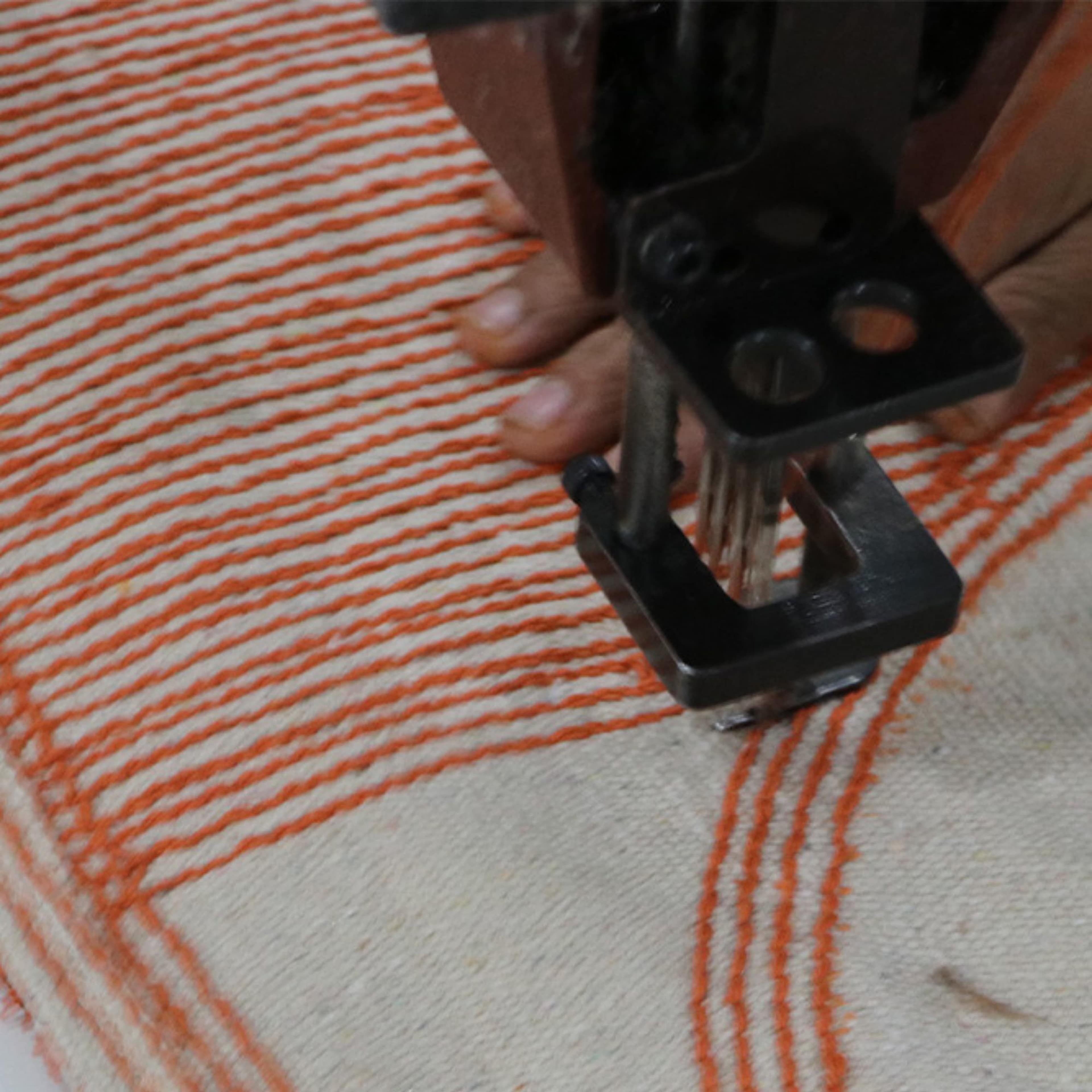 Tvättbar Matta Illusionslins, från LORENA CANALS, i färgen wahle blue, landon frost, naturlig, mörk honung. Klicka för att öppna bilden i stort format