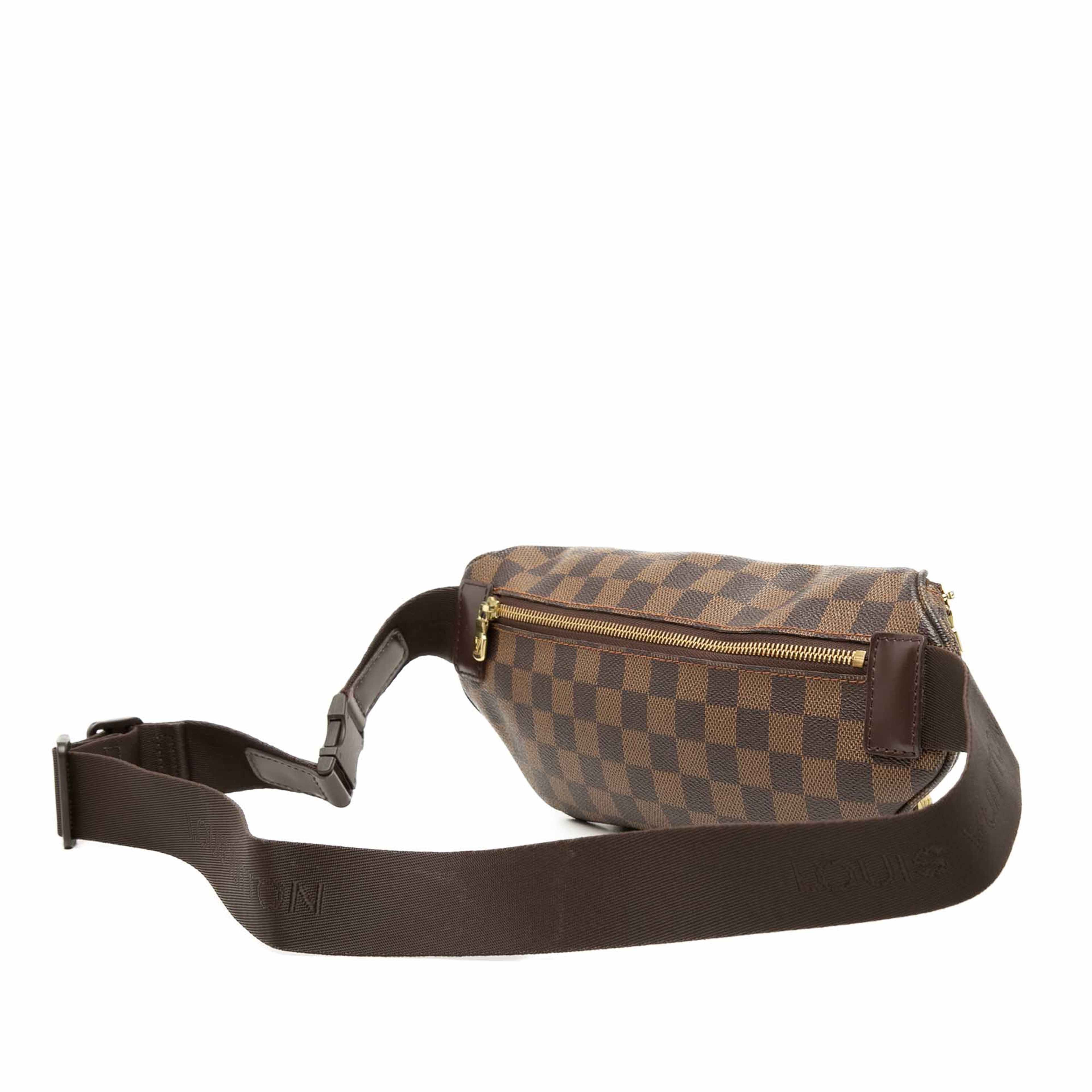 Louis Vuitton Damier Ebene Melville Bum Bag, från Luxclusif, i färgen brun. Klicka för att öppna bilden i stort format