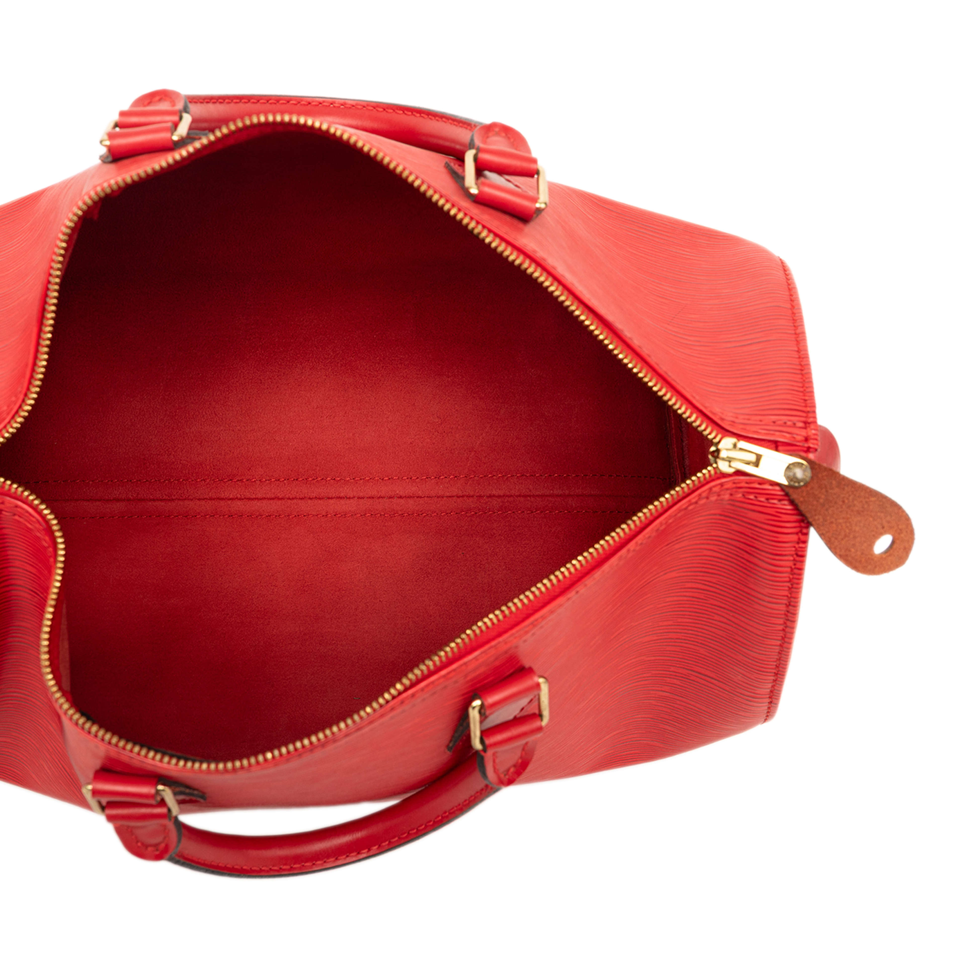 Louis Vuitton Epi Speedy 35, från Luxclusif, i färgen red. Klicka för att öppna bilden i stort format