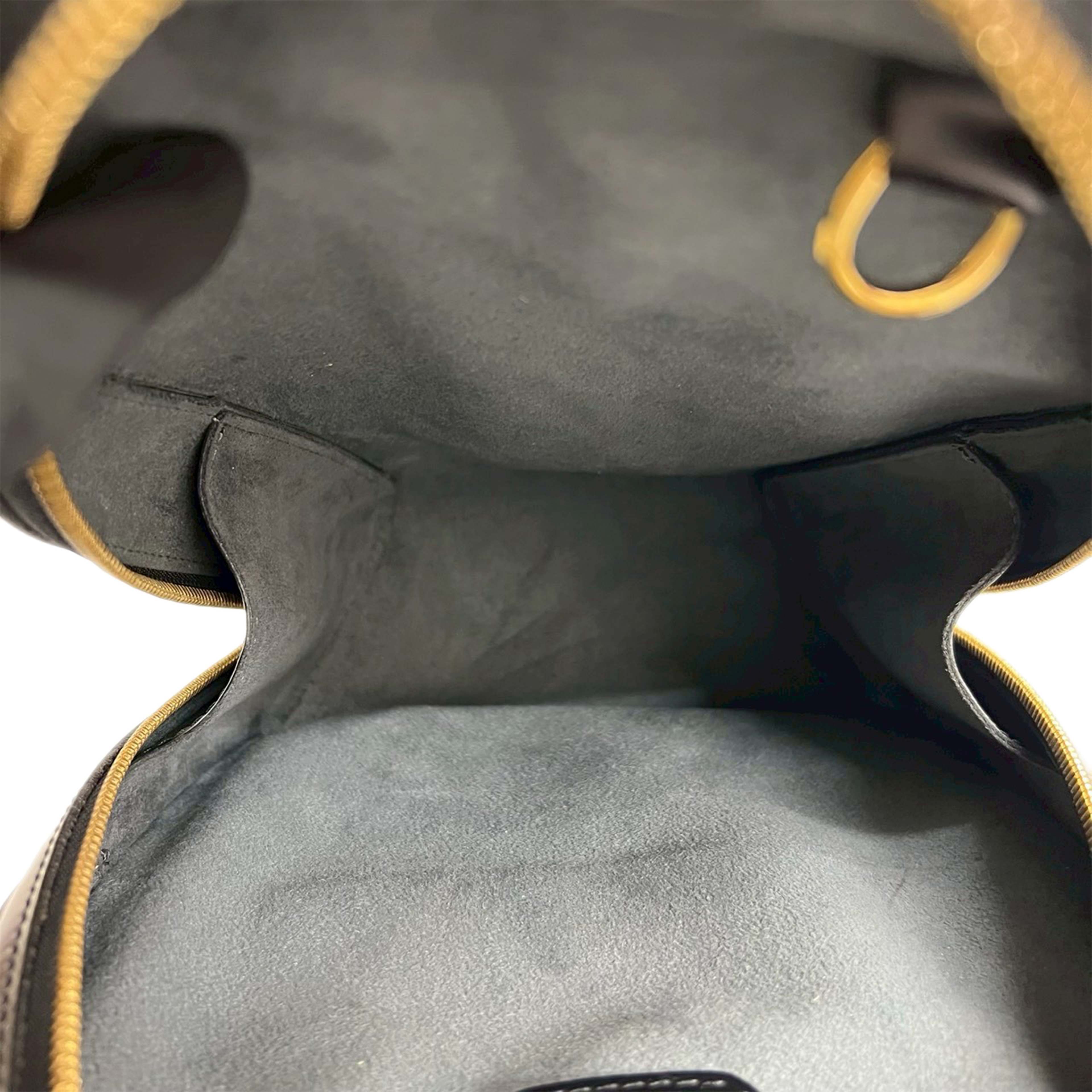 Louis Vuitton Epi Mabillon, från Luxclusif, i färgen black. Klicka för att öppna bilden i stort format