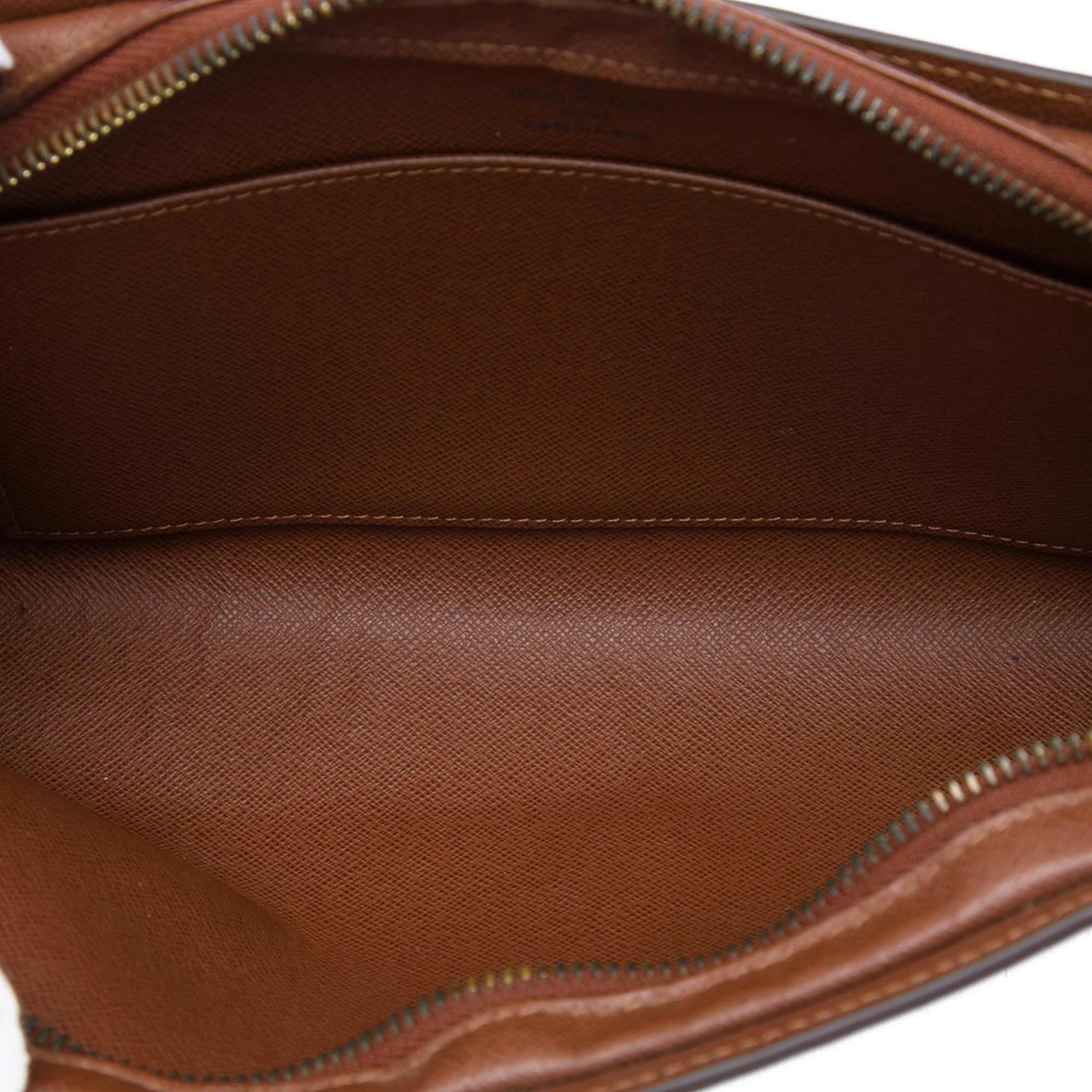 Louis Vuitton Monogram Orsay, från Luxclusif, i färgen brun. Klicka för att öppna bilden i stort format