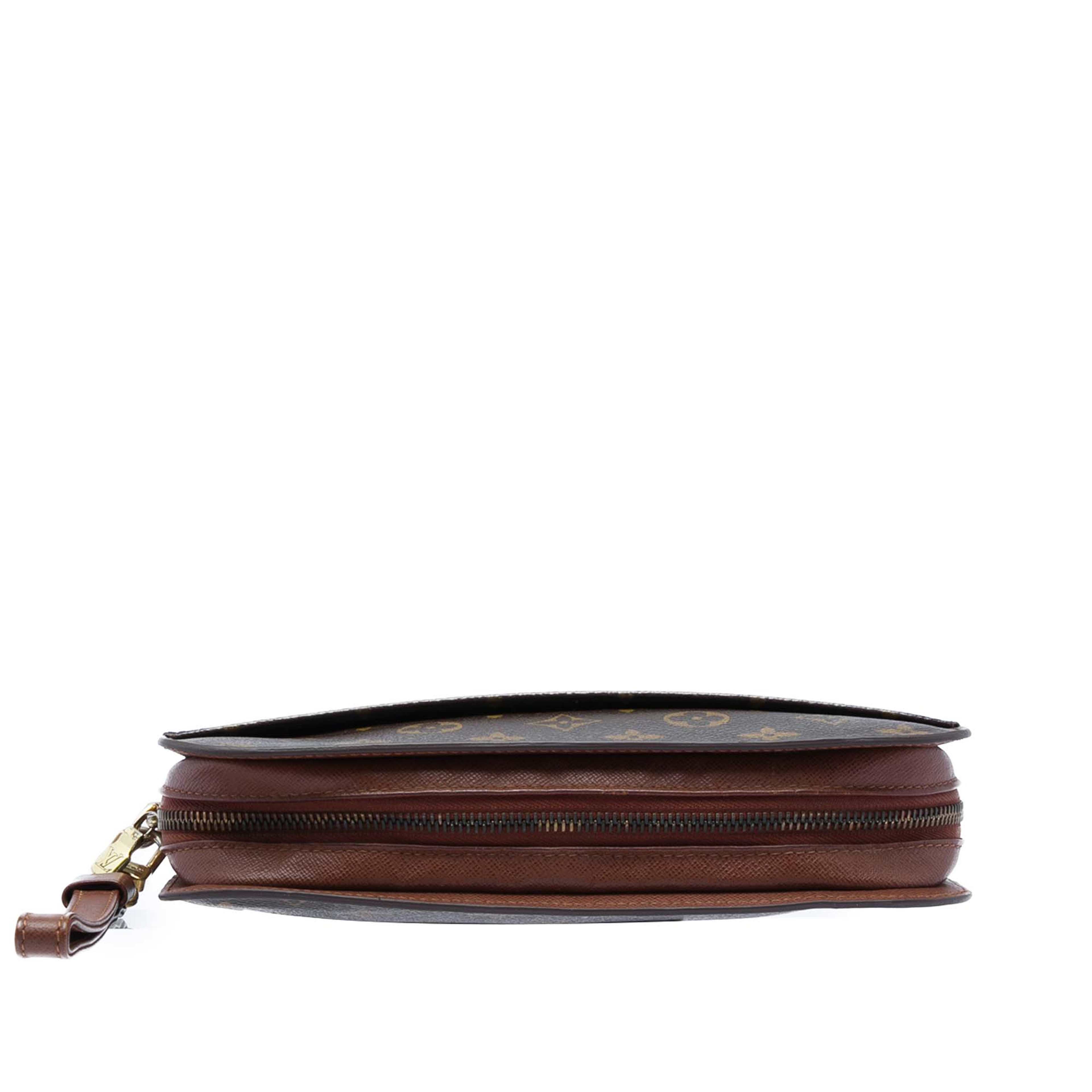 Louis Vuitton Monogram Orsay, från Luxclusif, i färgen brun. Klicka för att öppna bilden i stort format