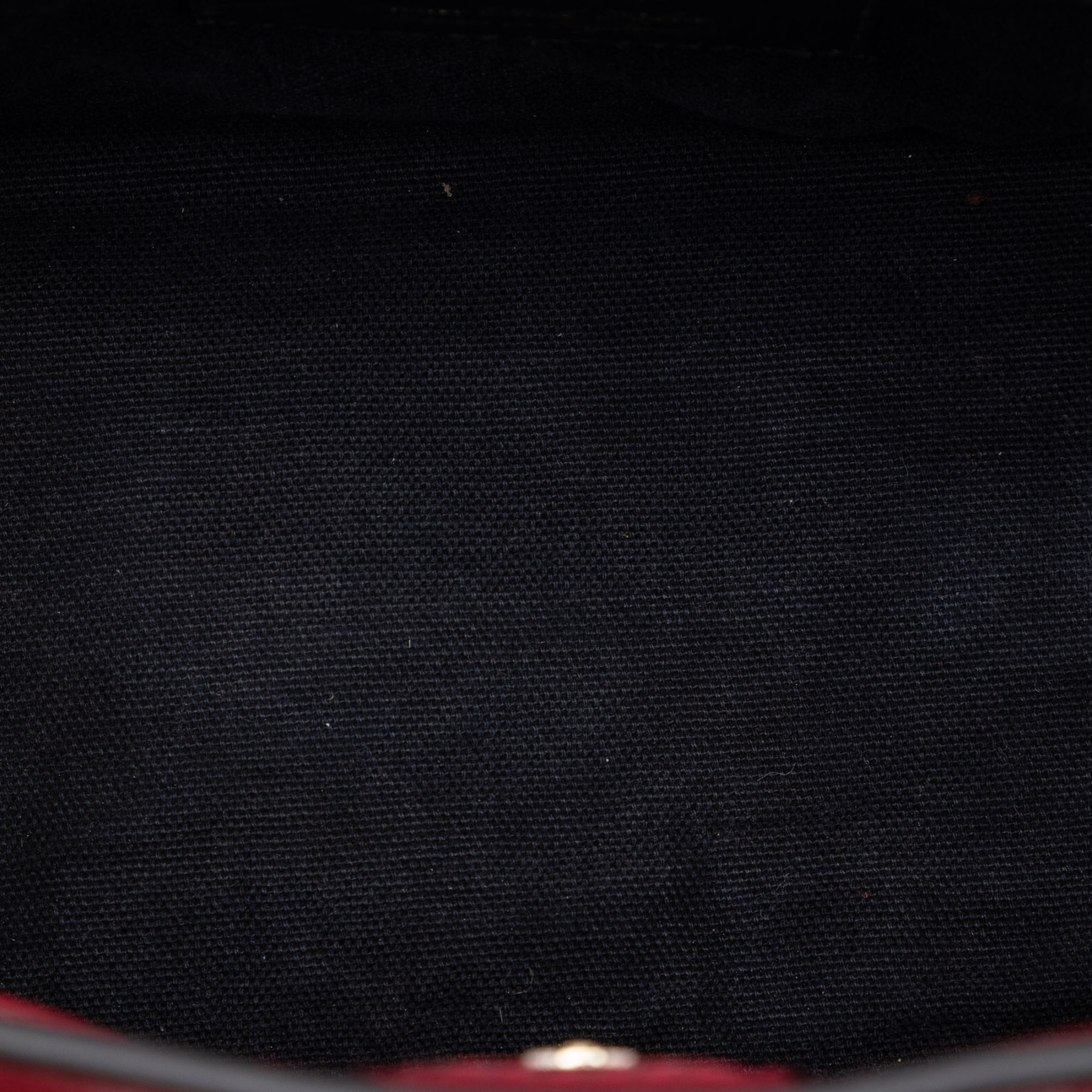 Burberry Small Grainy Calfskin And House Check Banner Satchel, från Luxclusif, i färgen red. Klicka för att öppna bilden i stort format