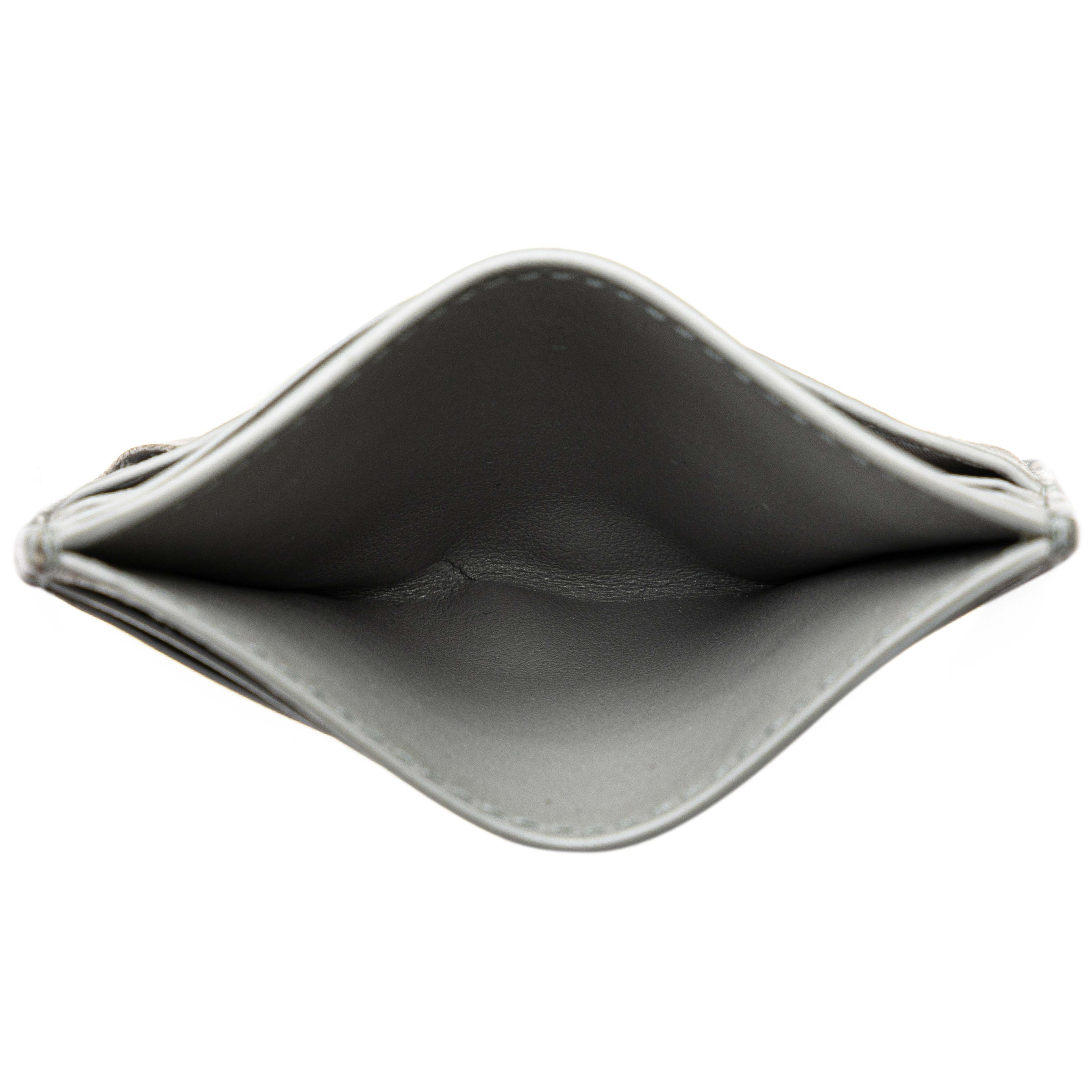 Bottega Veneta Lambskin Intrecciato Credit Card Case, från Luxclusif, i färgen gray. Klicka för att öppna bilden i stort format