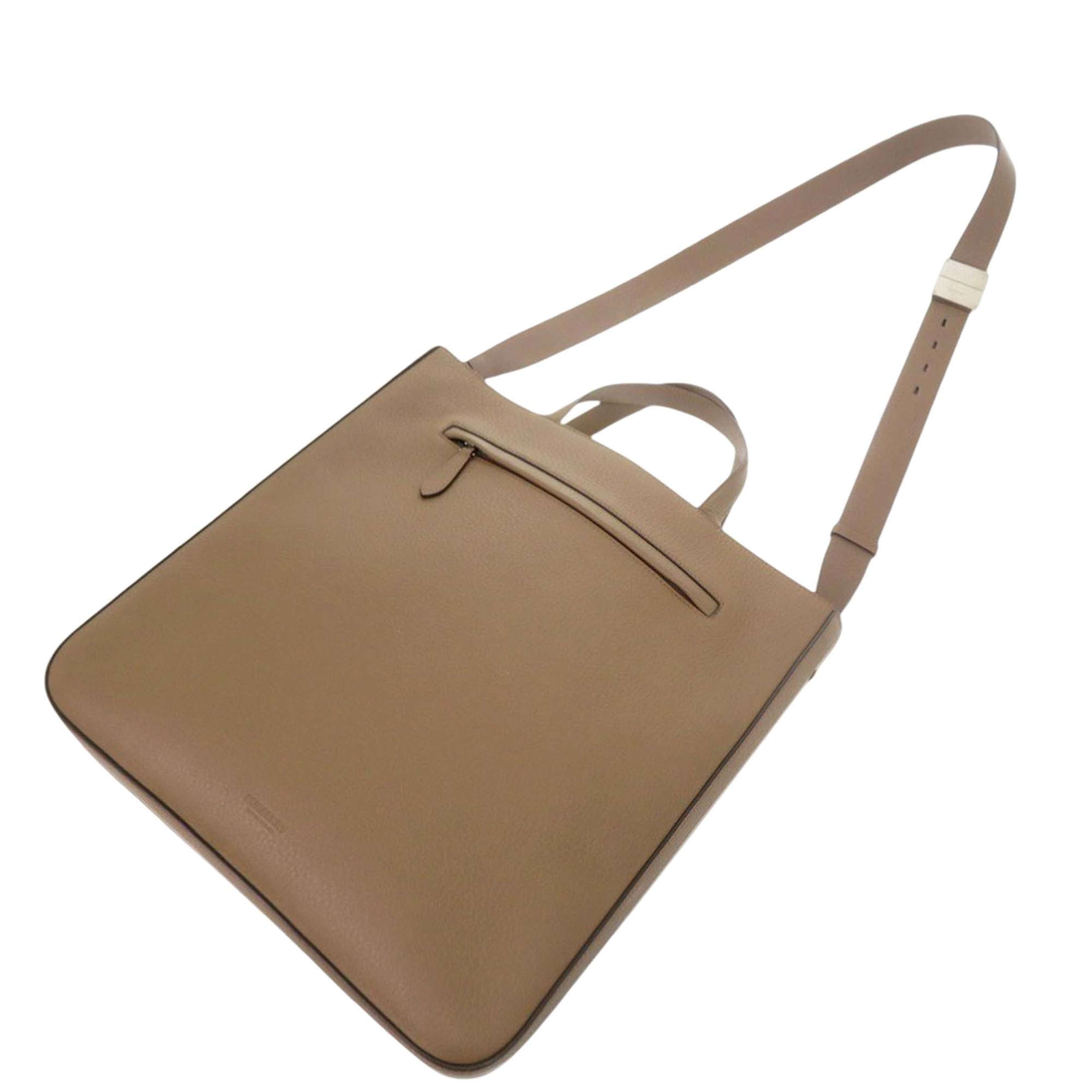 Burberry Leather  Olympia Tote, från Luxclusif, i färgen brun. Klicka för att öppna bilden i stort format