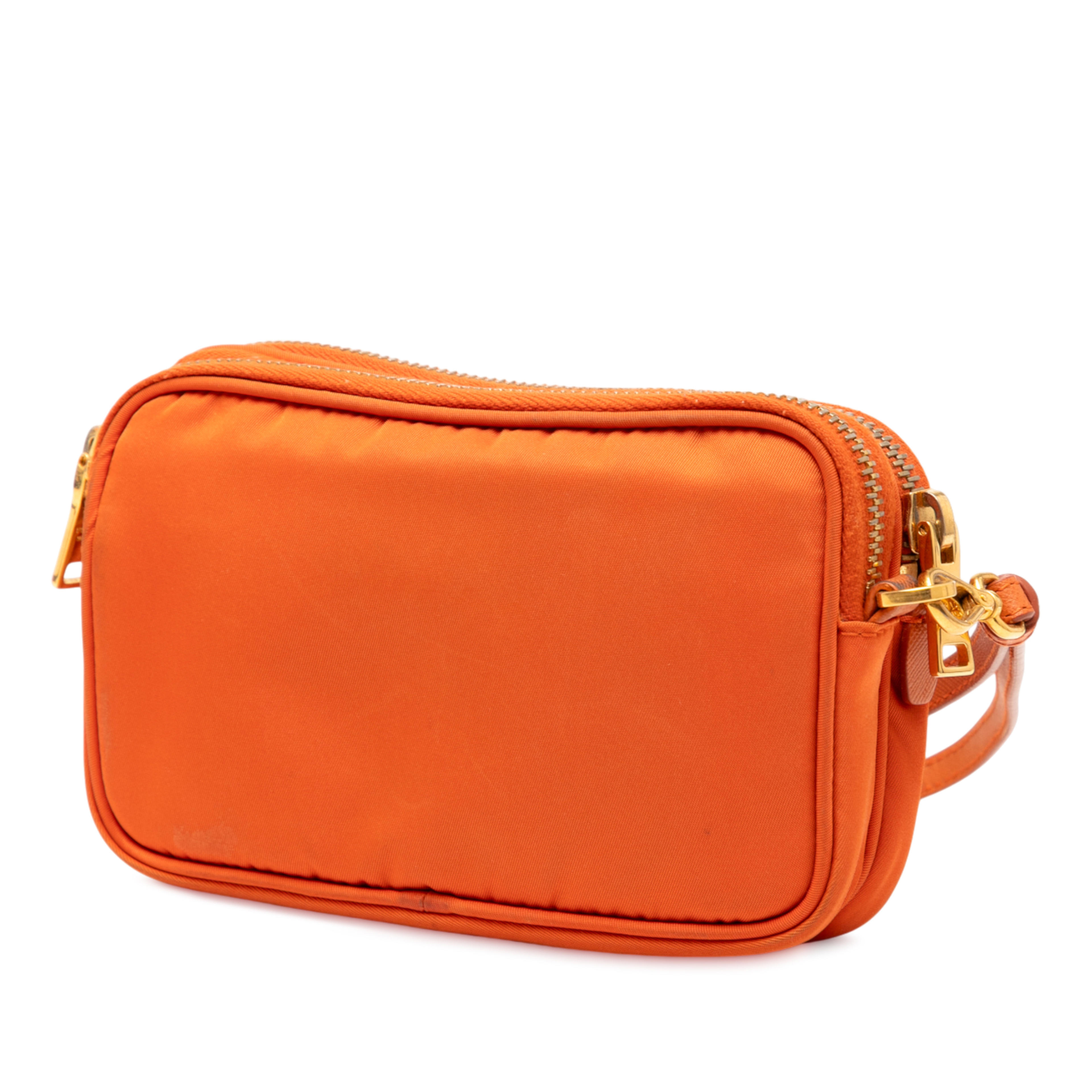 Prada Mini Tessuto Double Zip Camera Bag, från Luxclusif, i färgen orange. Klicka för att öppna bilden i stort format