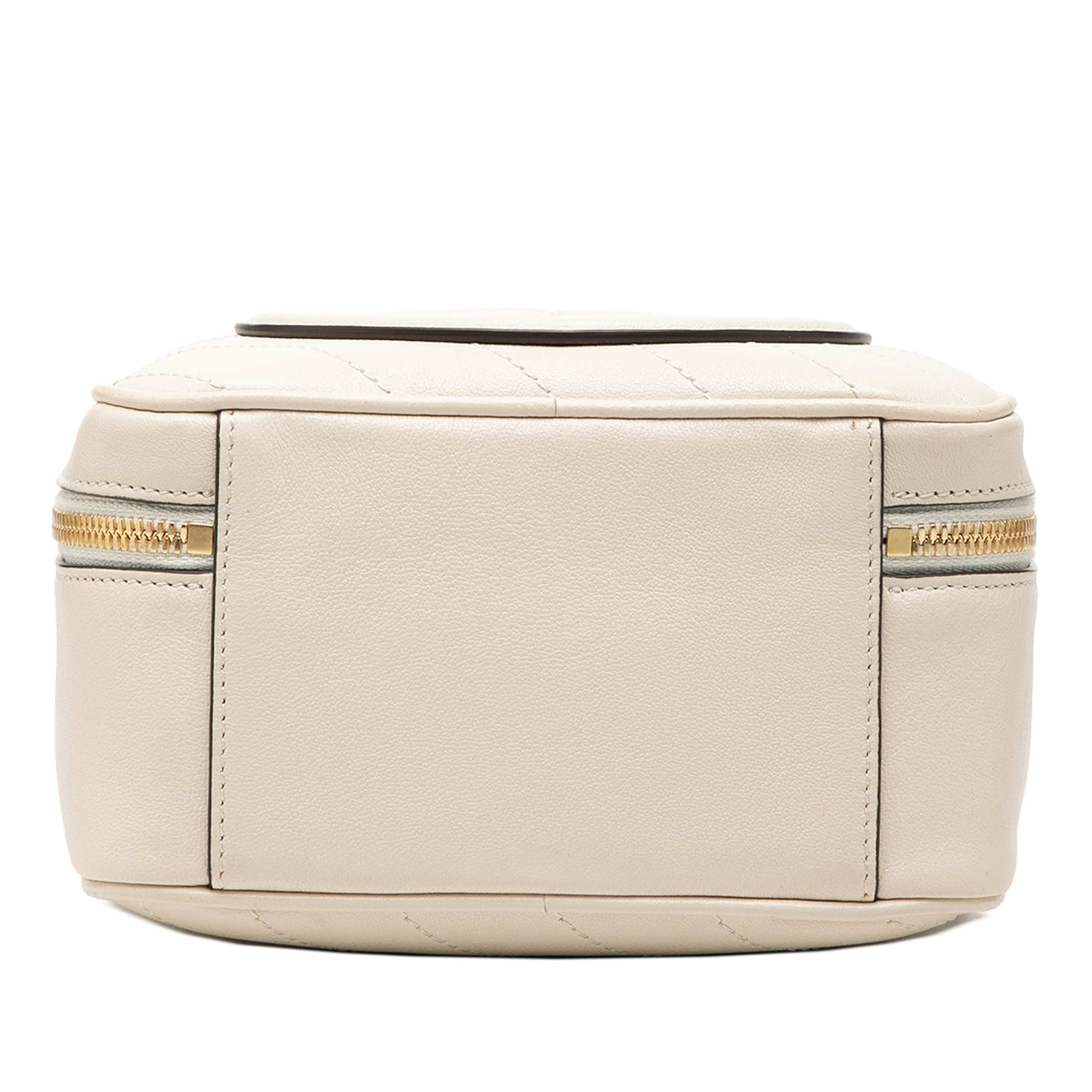Gucci Matelasse Calfskin Blondie Top Handle Satchel, från Luxclusif, i färgen vit. Klicka för att öppna bilden i stort format