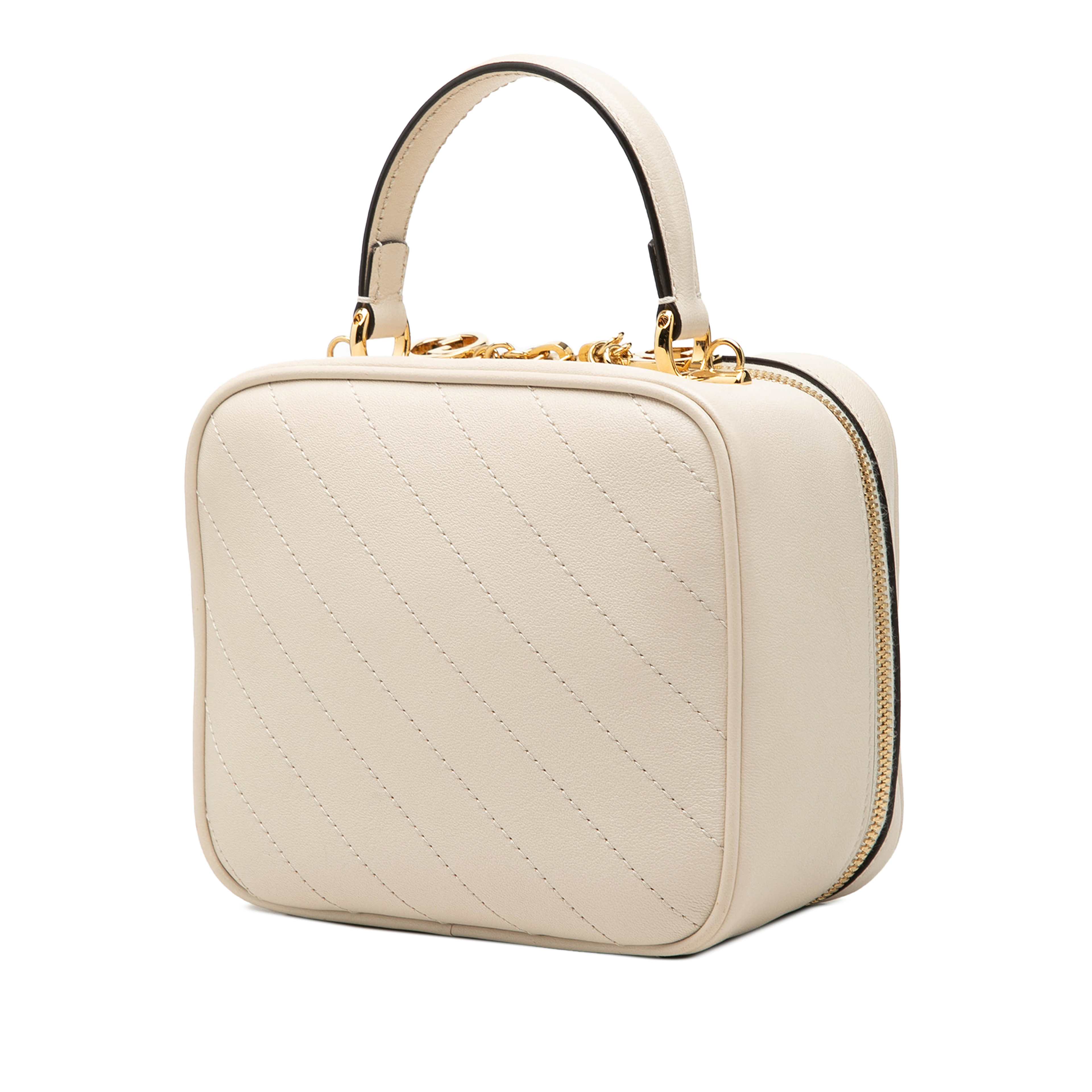 Gucci Matelasse Calfskin Blondie Top Handle Satchel, från Luxclusif, i färgen vit. Klicka för att öppna bilden i stort format