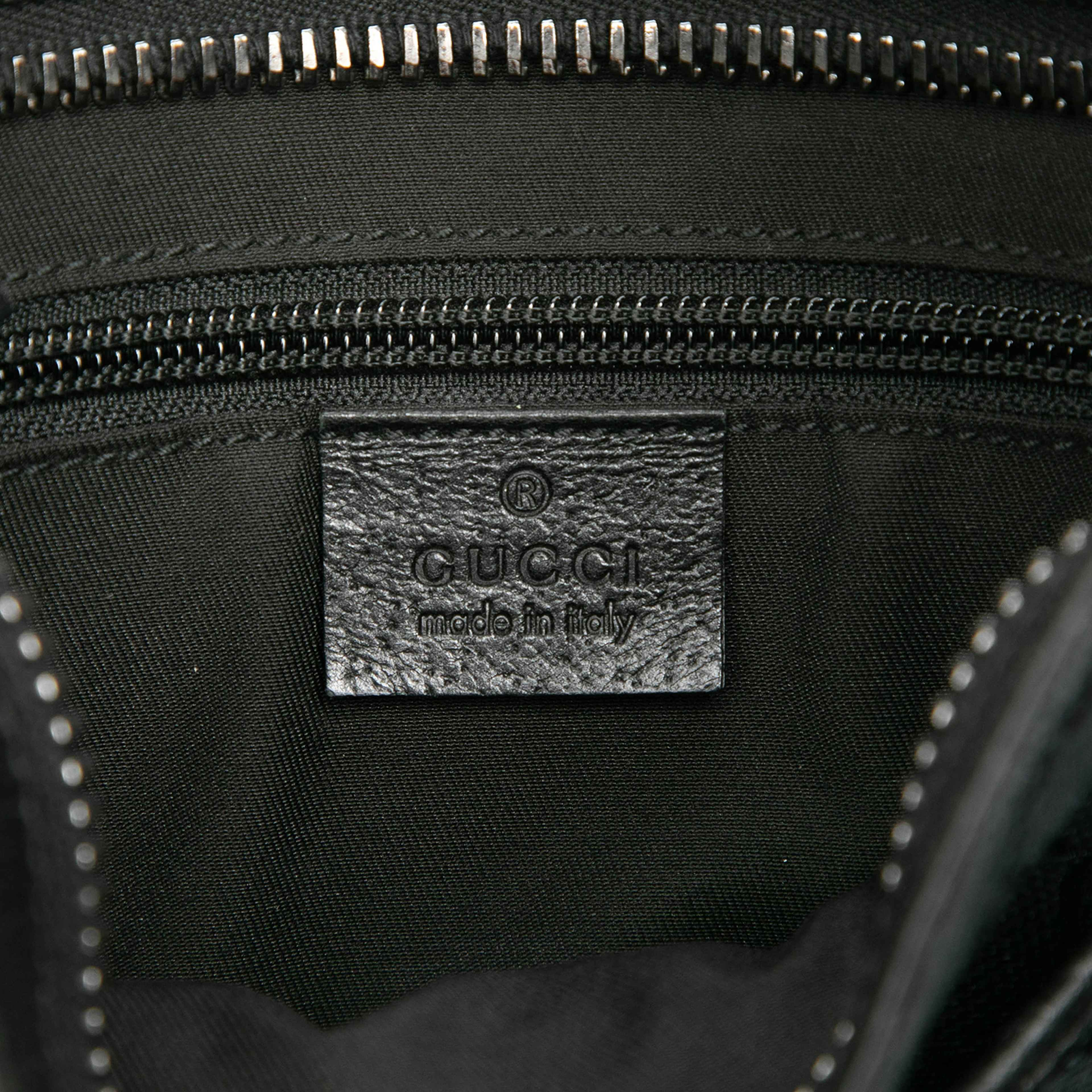 Gucci Gg Canvas Crossbody, från Luxclusif, i färgen svart. Klicka för att öppna bilden i stort format