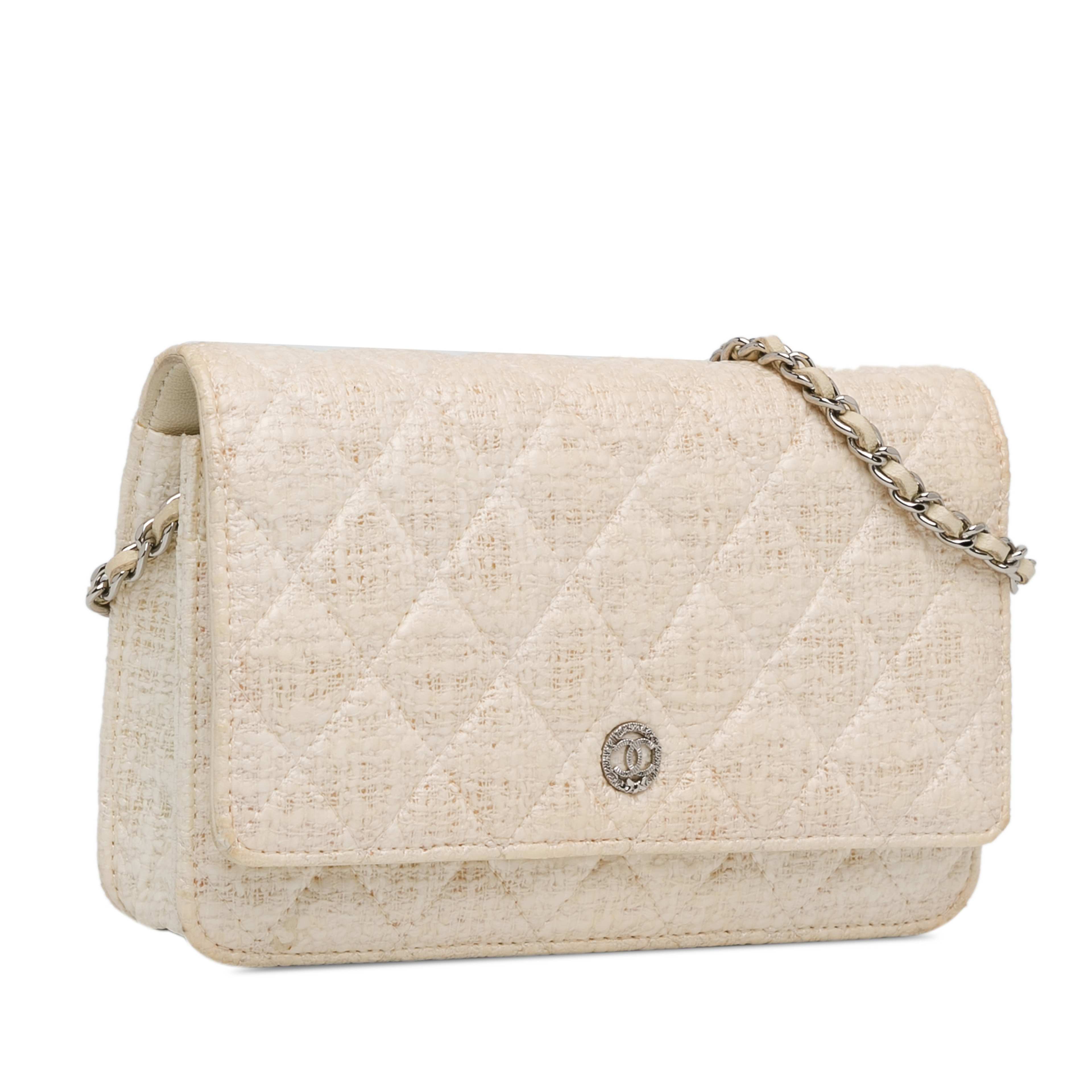 Chanel Cc Coated Tweed Wallet On Chain, från Luxclusif, i färgen beige. Klicka för att öppna bilden i stort format