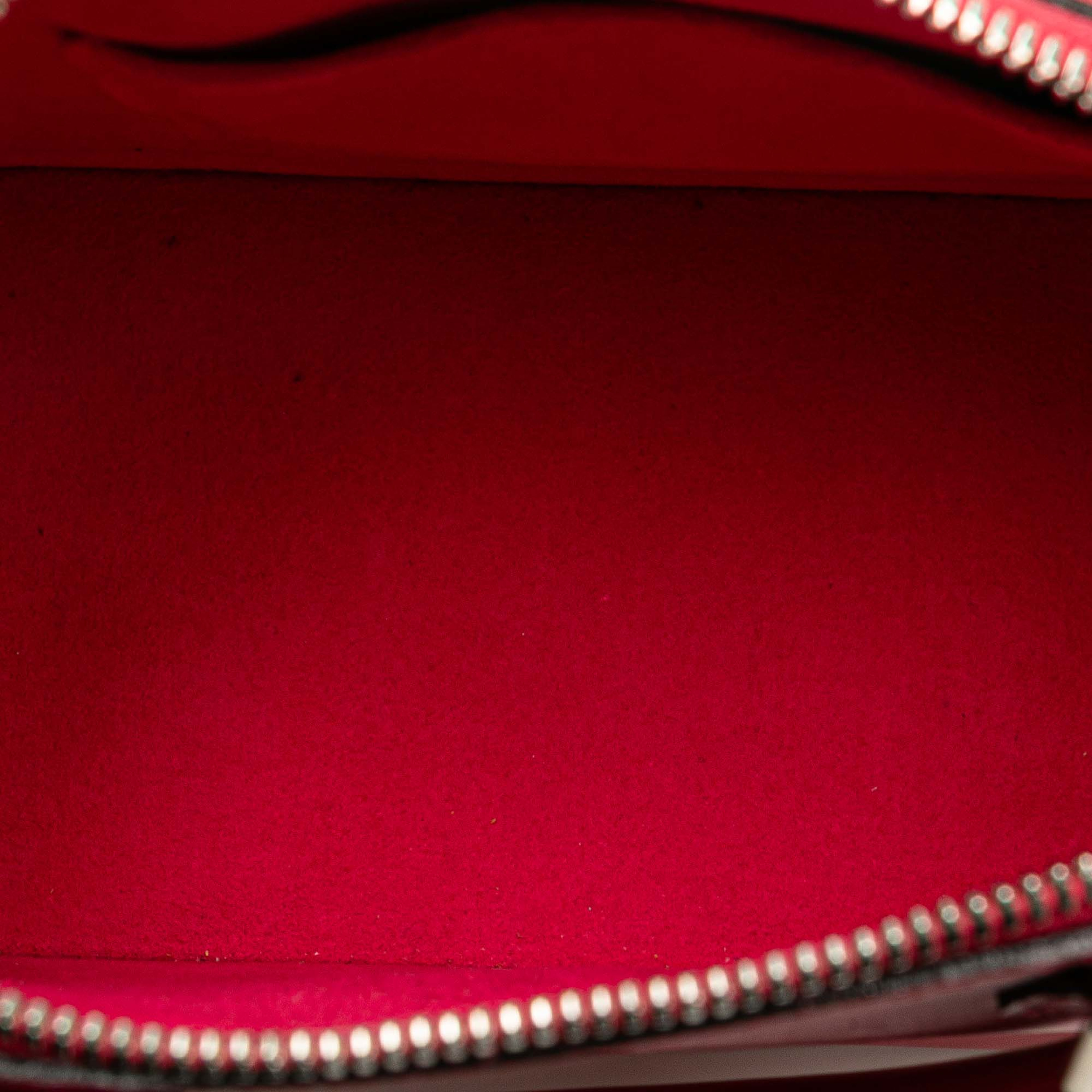 Louis Vuitton Epi Alma Bb, från Luxclusif, i färgen hot pink. Klicka för att öppna bilden i stort format