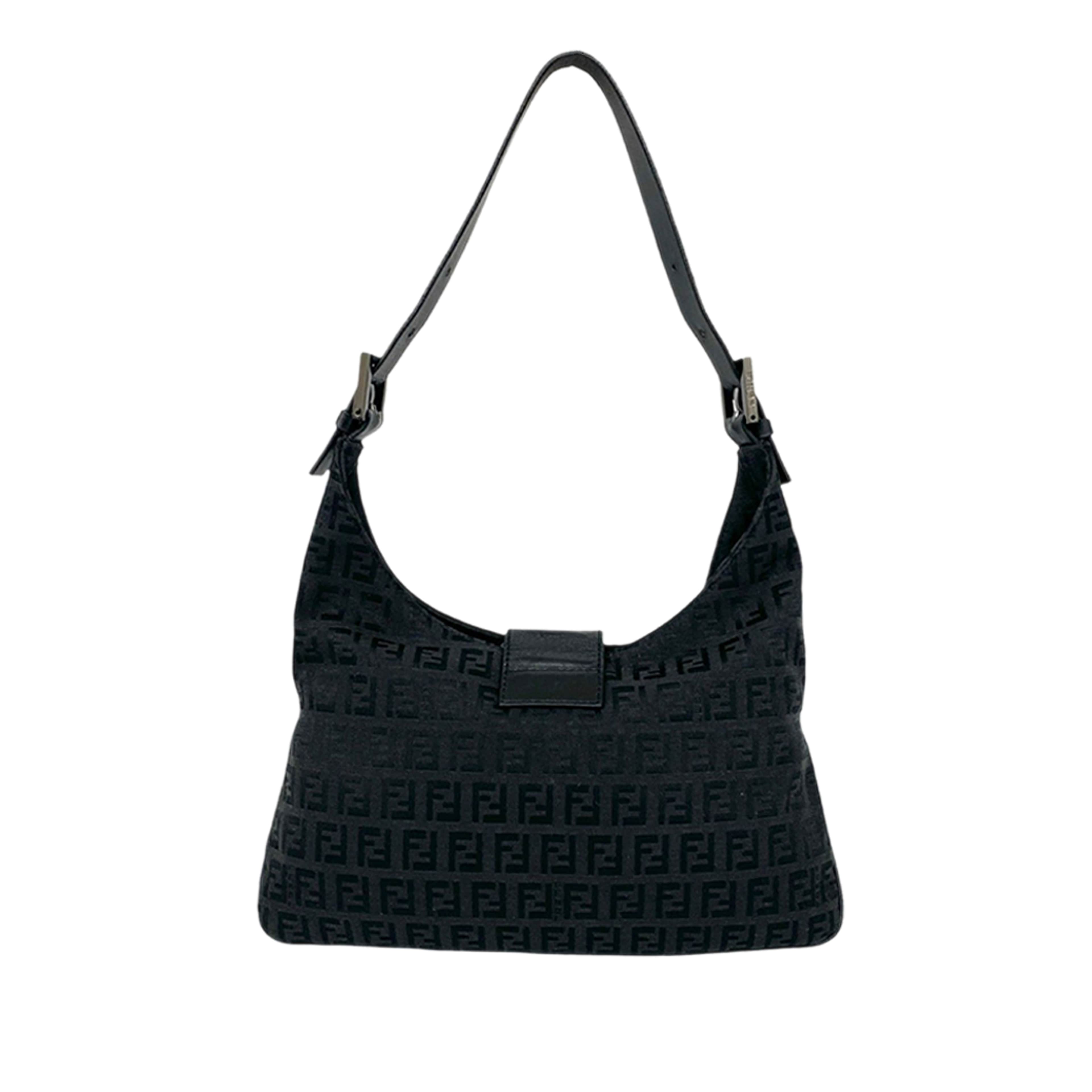 Fendi Zucchino Canvas Shoulder Bag, från Luxclusif, i färgen black. Klicka för att öppna bilden i stort format