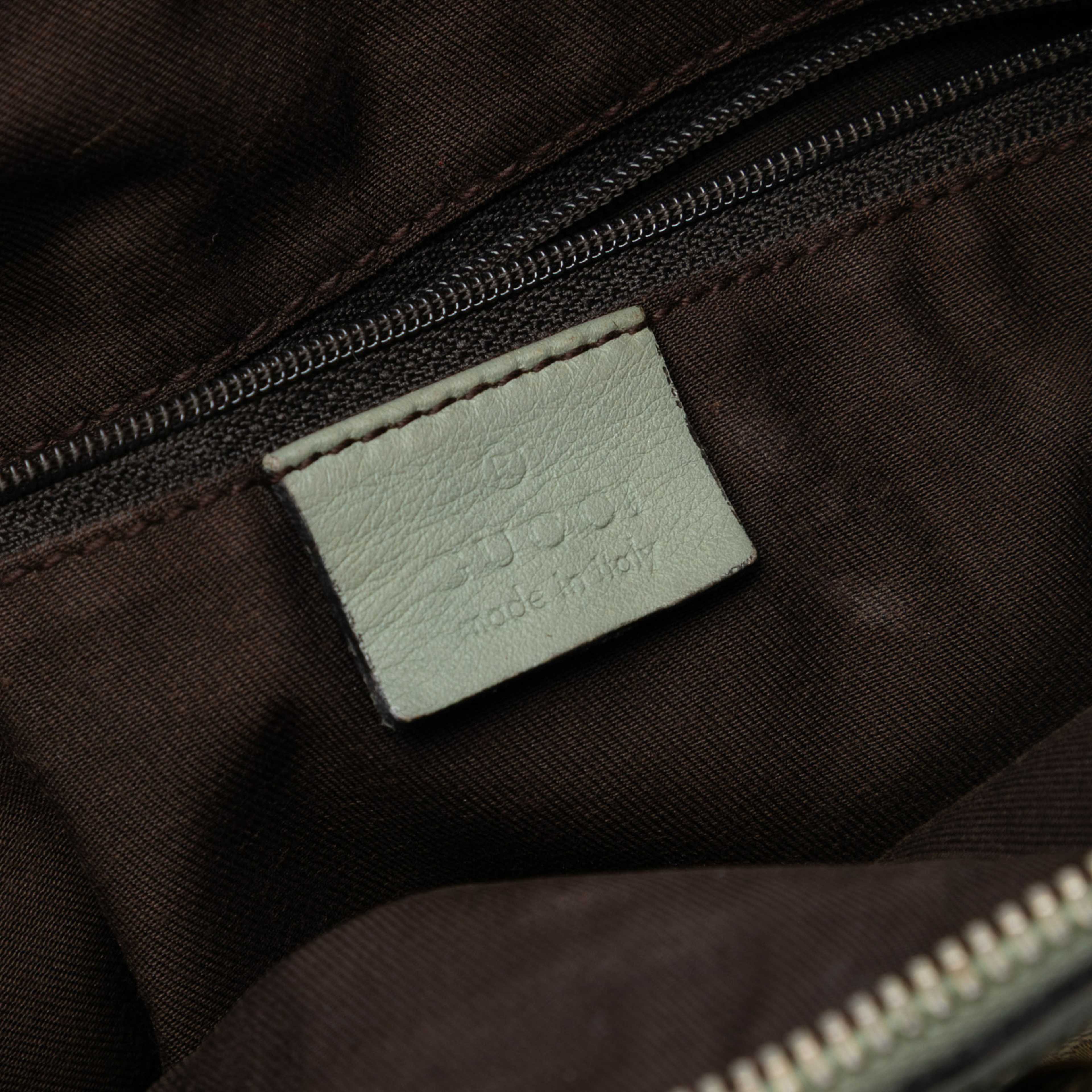 Gucci Gg Canvas Abbey D Ring Crossbody, från Luxclusif, i färgen beige. Klicka för att öppna bilden i stort format