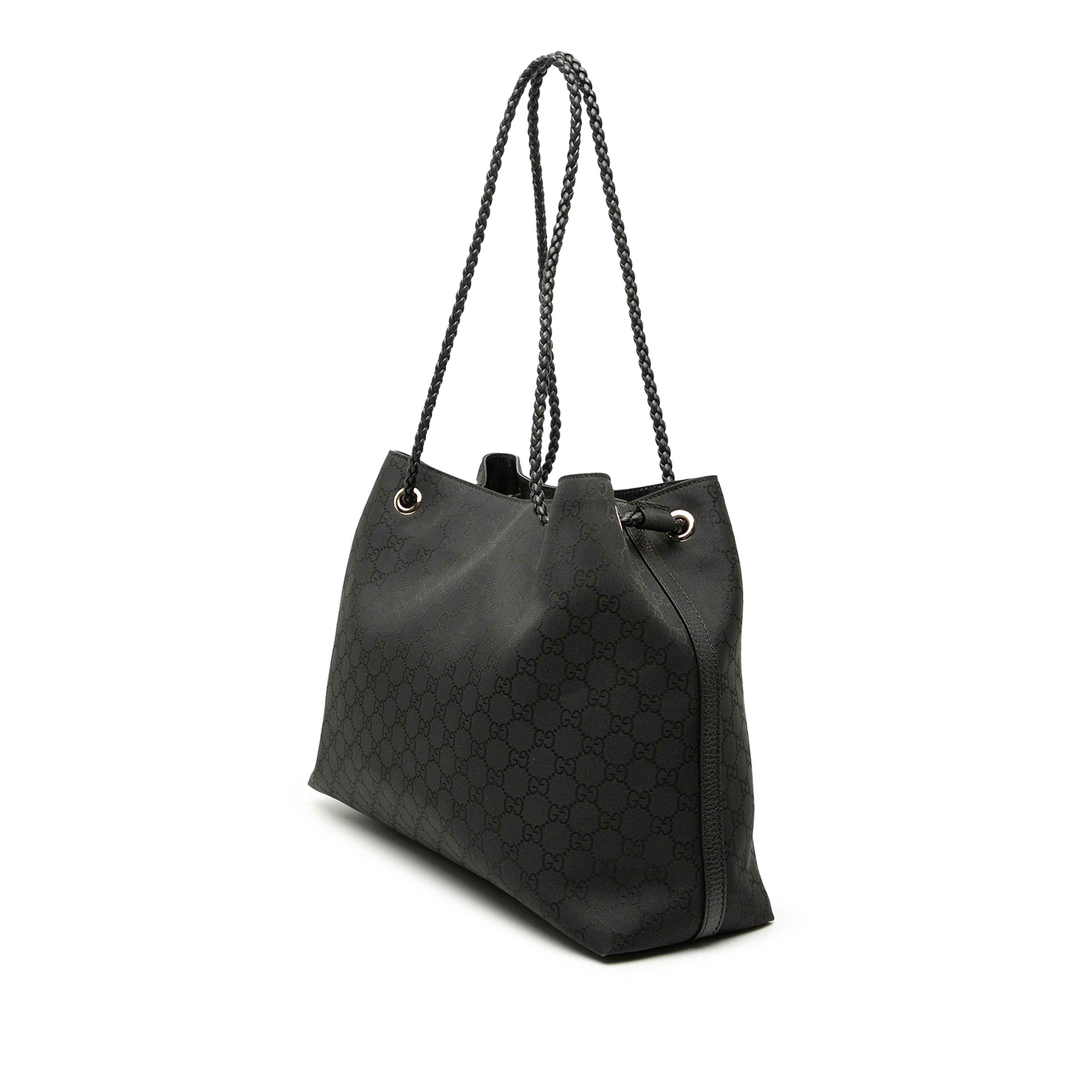 Gucci Gg Nylon Gifford Tote, från Luxclusif, i färgen black. Klicka för att öppna bilden i stort format