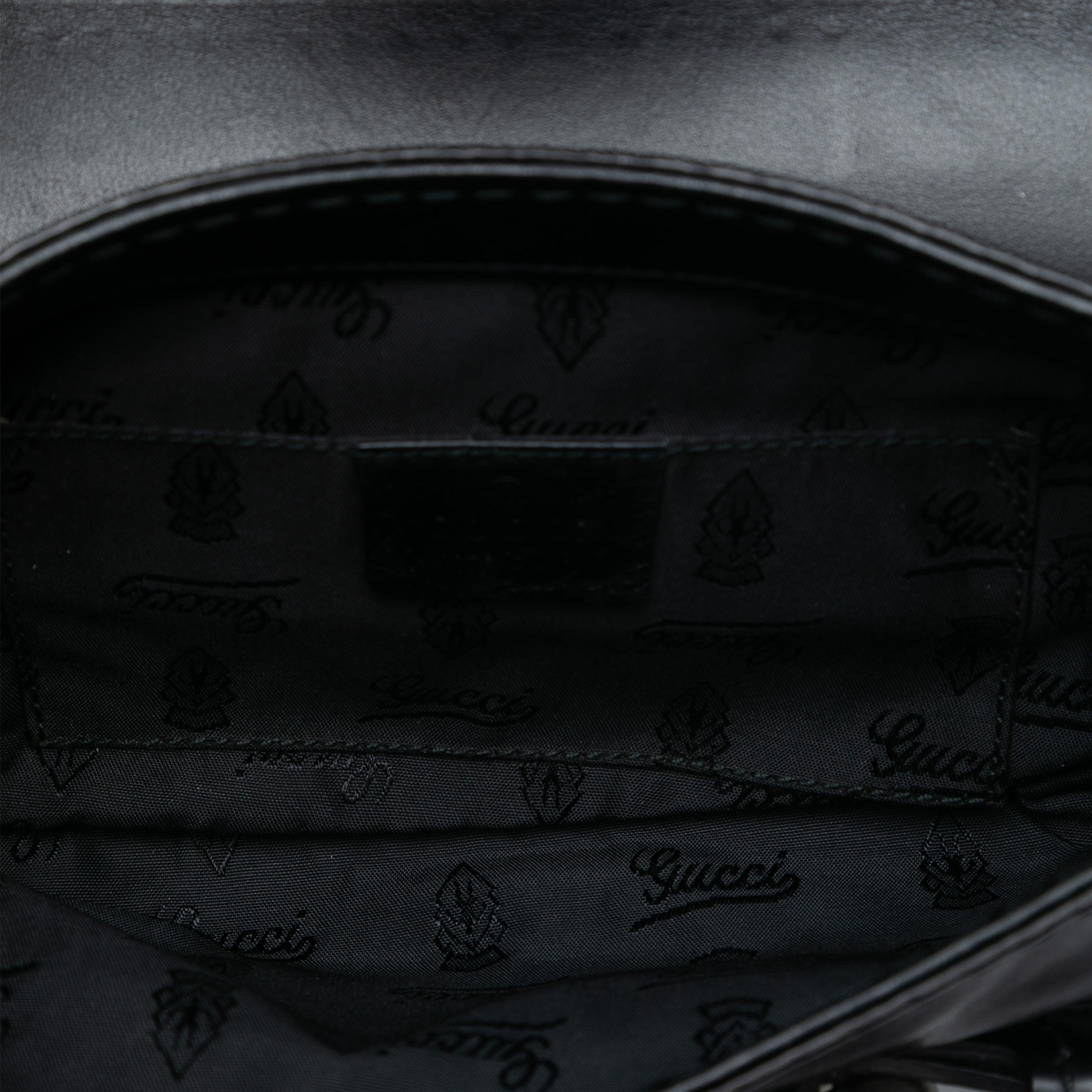 Gucci Leather Dialux Queen Shoulder Bag, från Luxclusif, i färgen black. Klicka för att öppna bilden i stort format