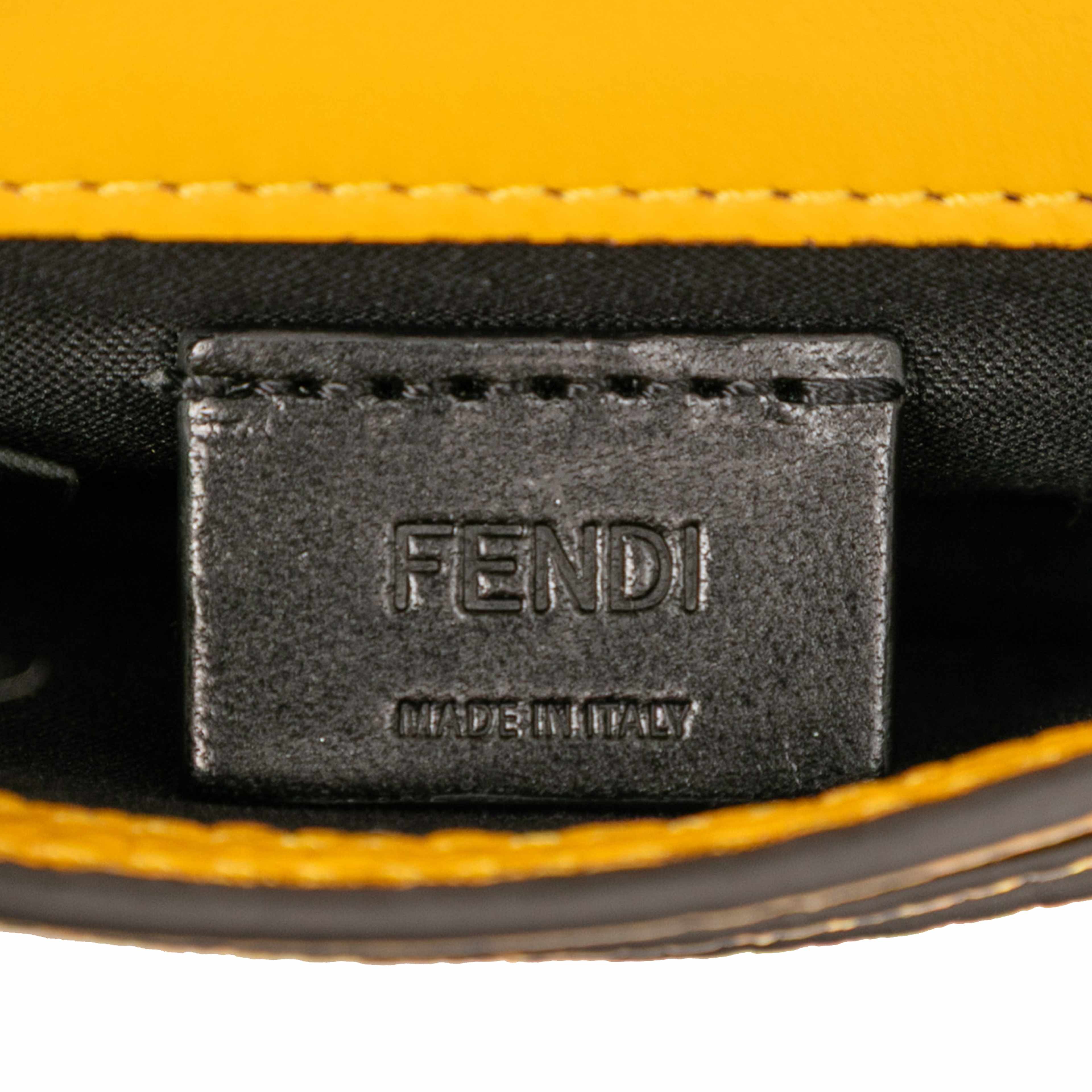 Fendi Micro Leather Flat Baguette Crossbody, från Luxclusif, i färgen yellow. Klicka för att öppna bilden i stort format