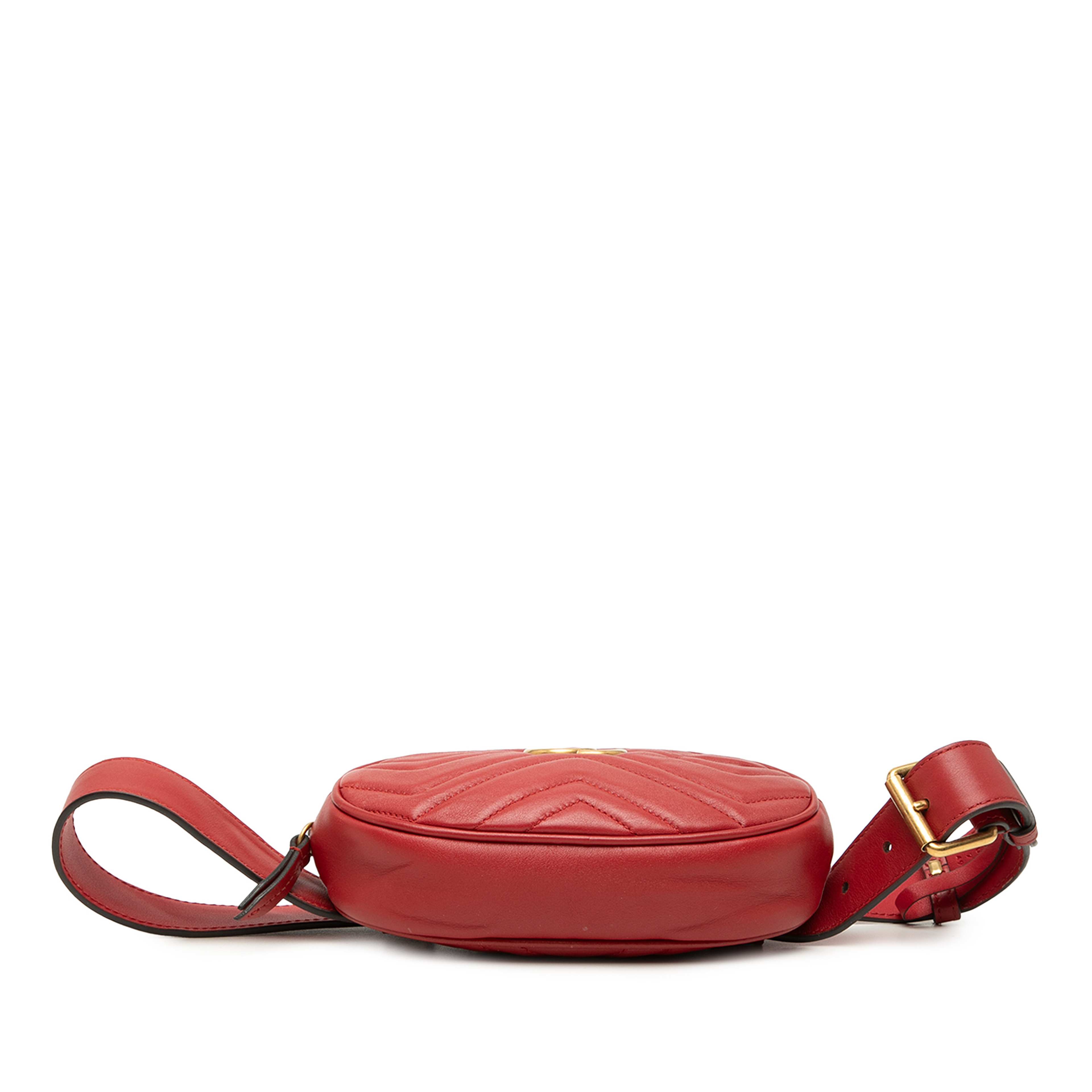 Gucci Gg Marmont Matelasse Leather Belt Bag, från Luxclusif, i färgen red. Klicka för att öppna bilden i stort format