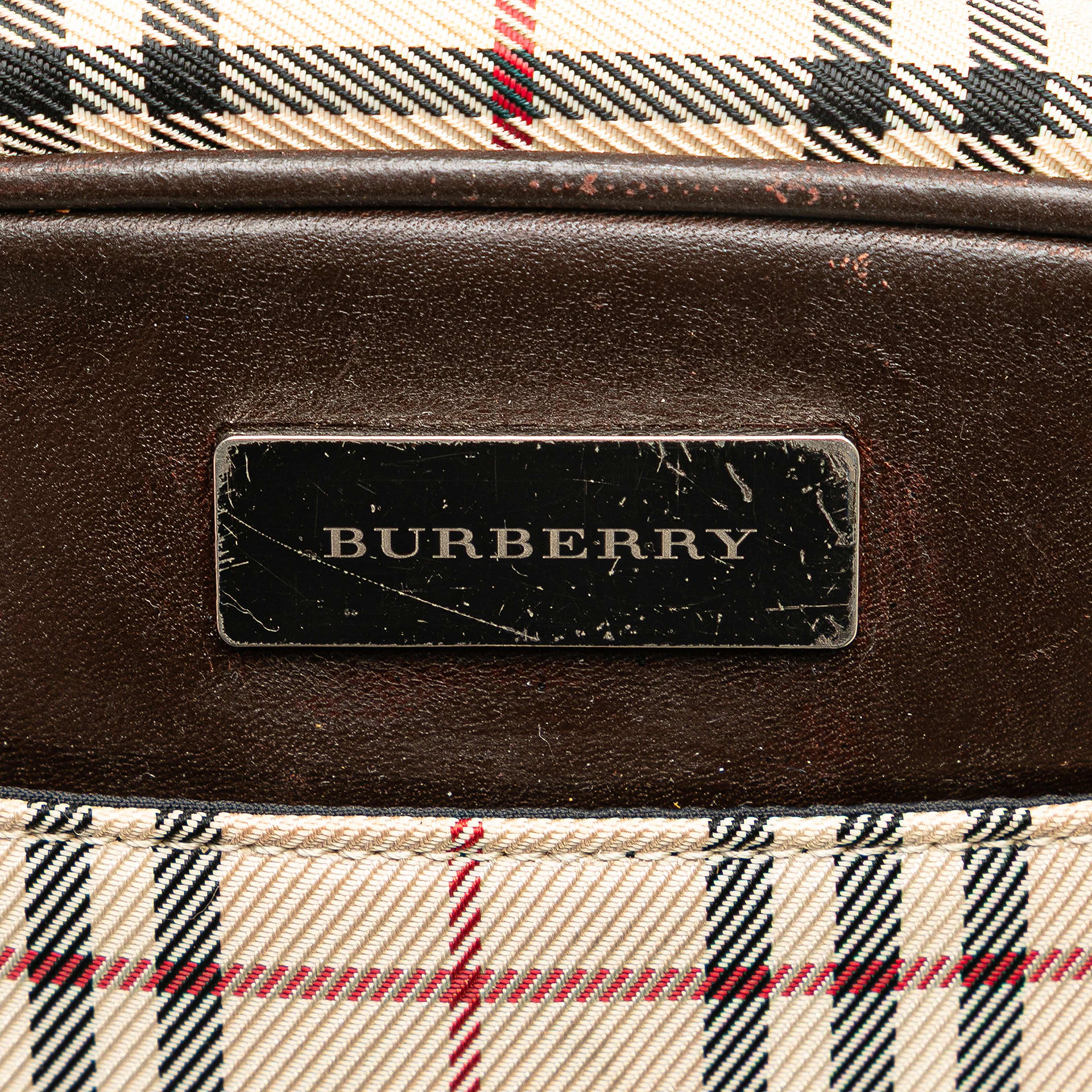 Burberry House Check Canvas Crossbody, från Luxclusif, i färgen beige. Klicka för att öppna bilden i stort format