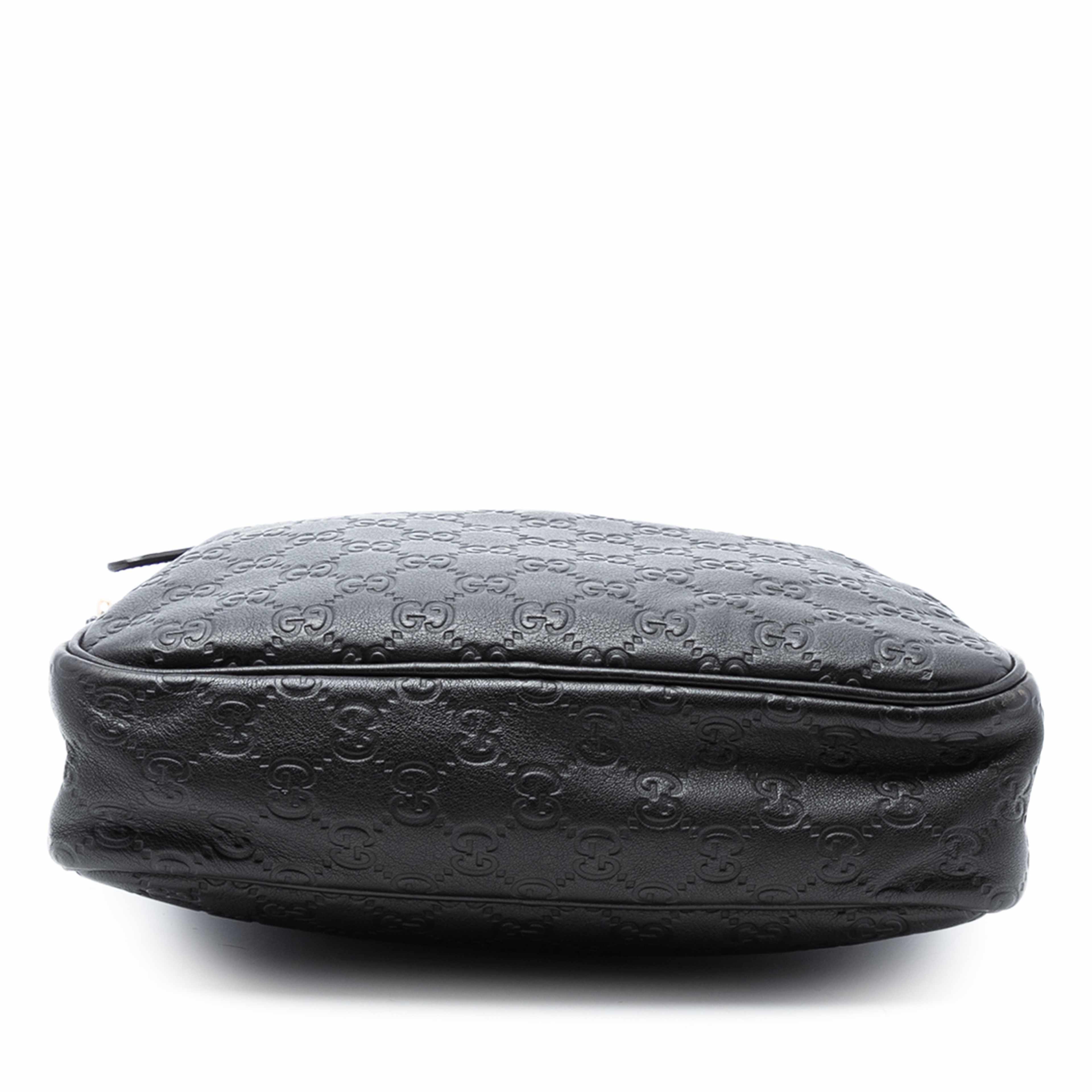 Gucci Guccissima Crossbody, från Luxclusif, i färgen dark brown. Klicka för att öppna bilden i stort format