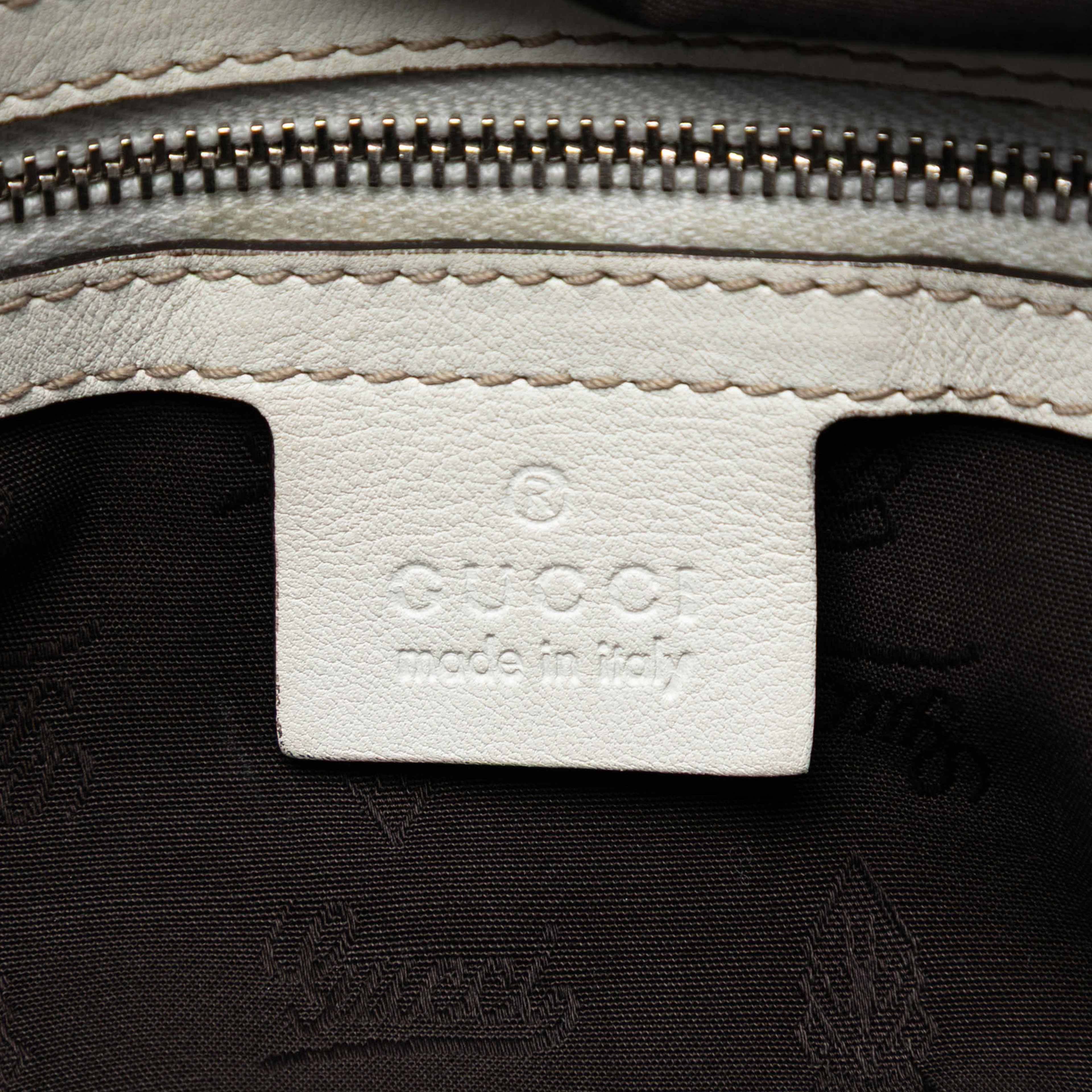 Gucci Guccissima Icon Bit Satchel, från Luxclusif, i färgen white. Klicka för att öppna bilden i stort format