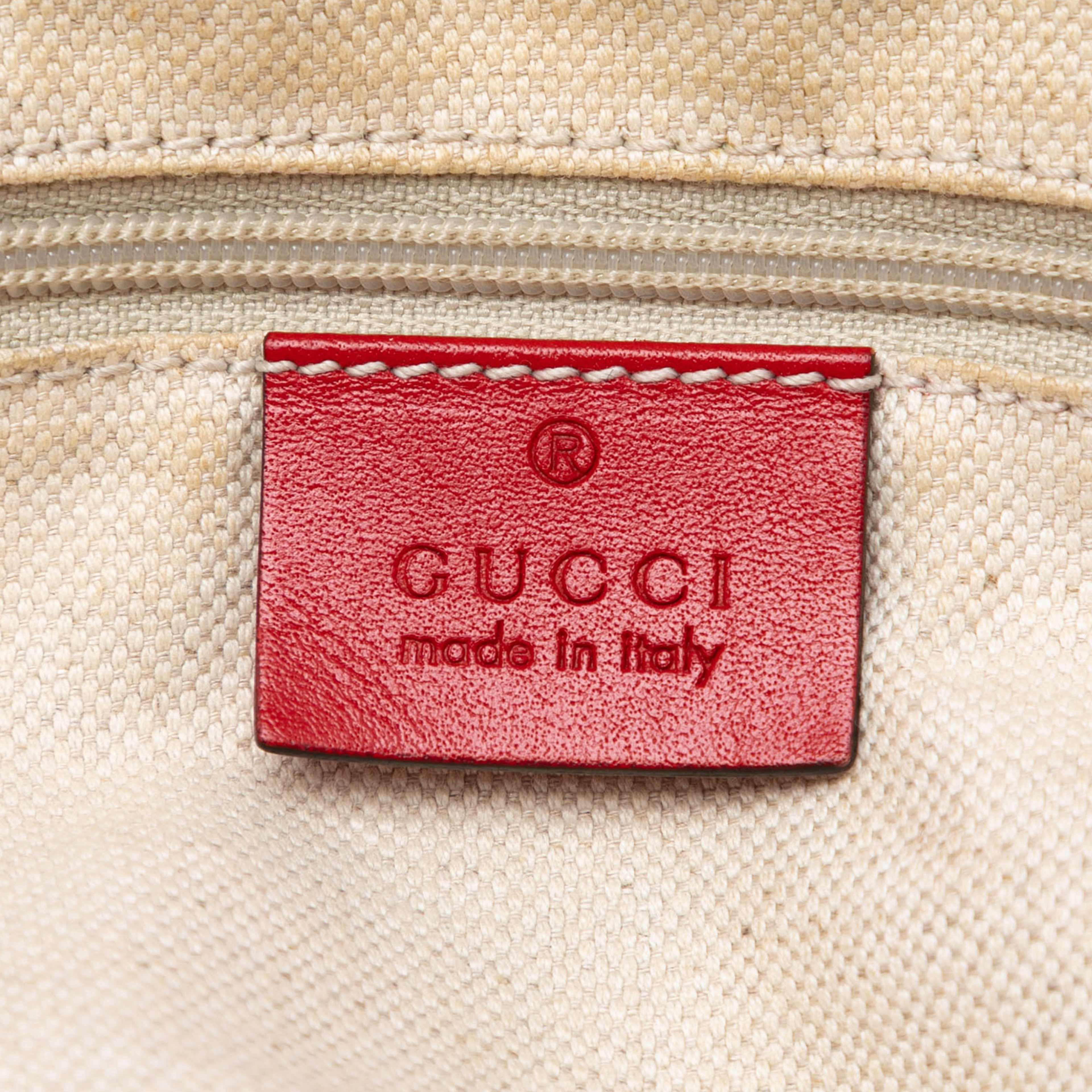 Gucci Diamante Canvas Sukey Satchel, från Luxclusif, i färgen beige. Klicka för att öppna bilden i stort format