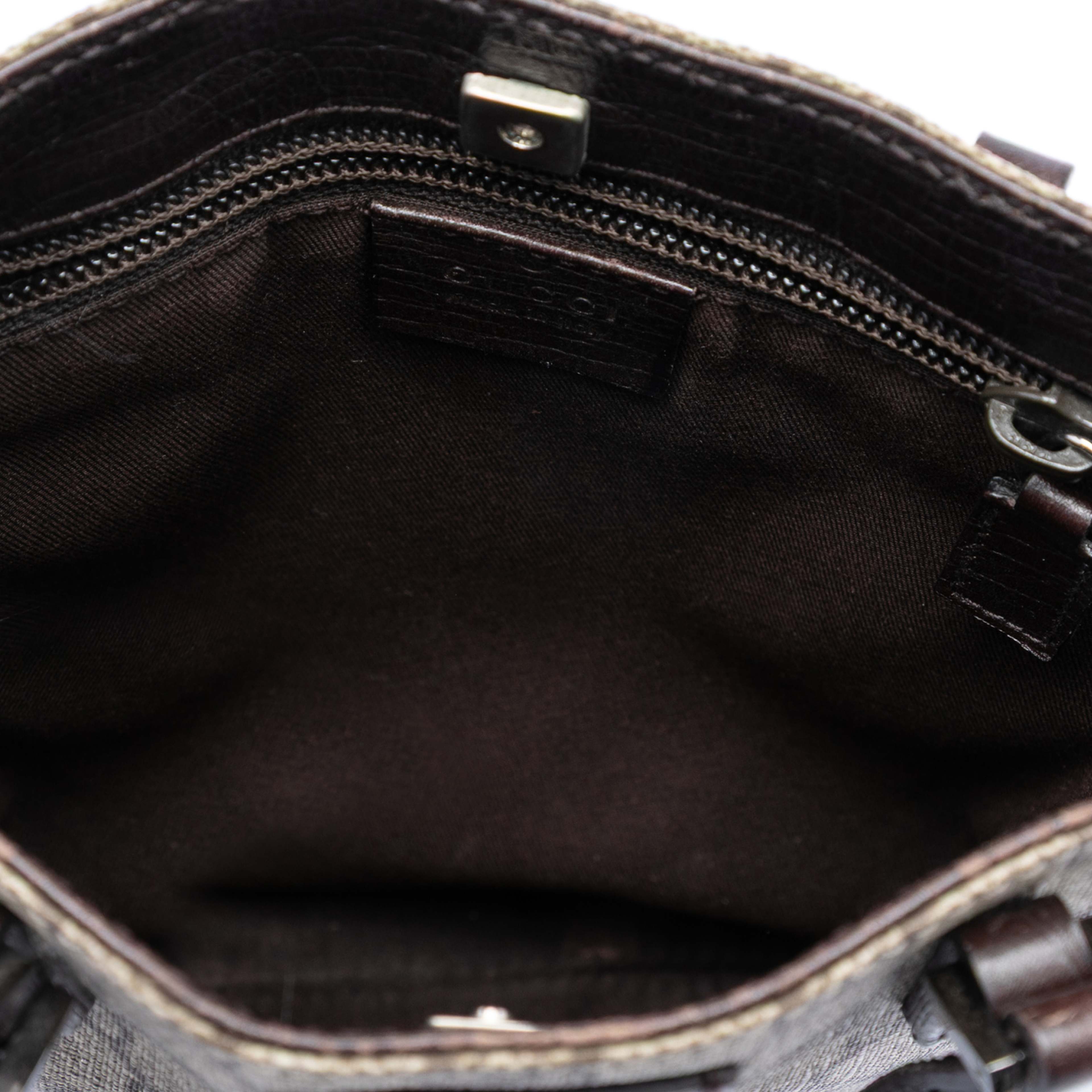Gucci Gg Supreme Handbag, från Luxclusif, i färgen beige. Klicka för att öppna bilden i stort format