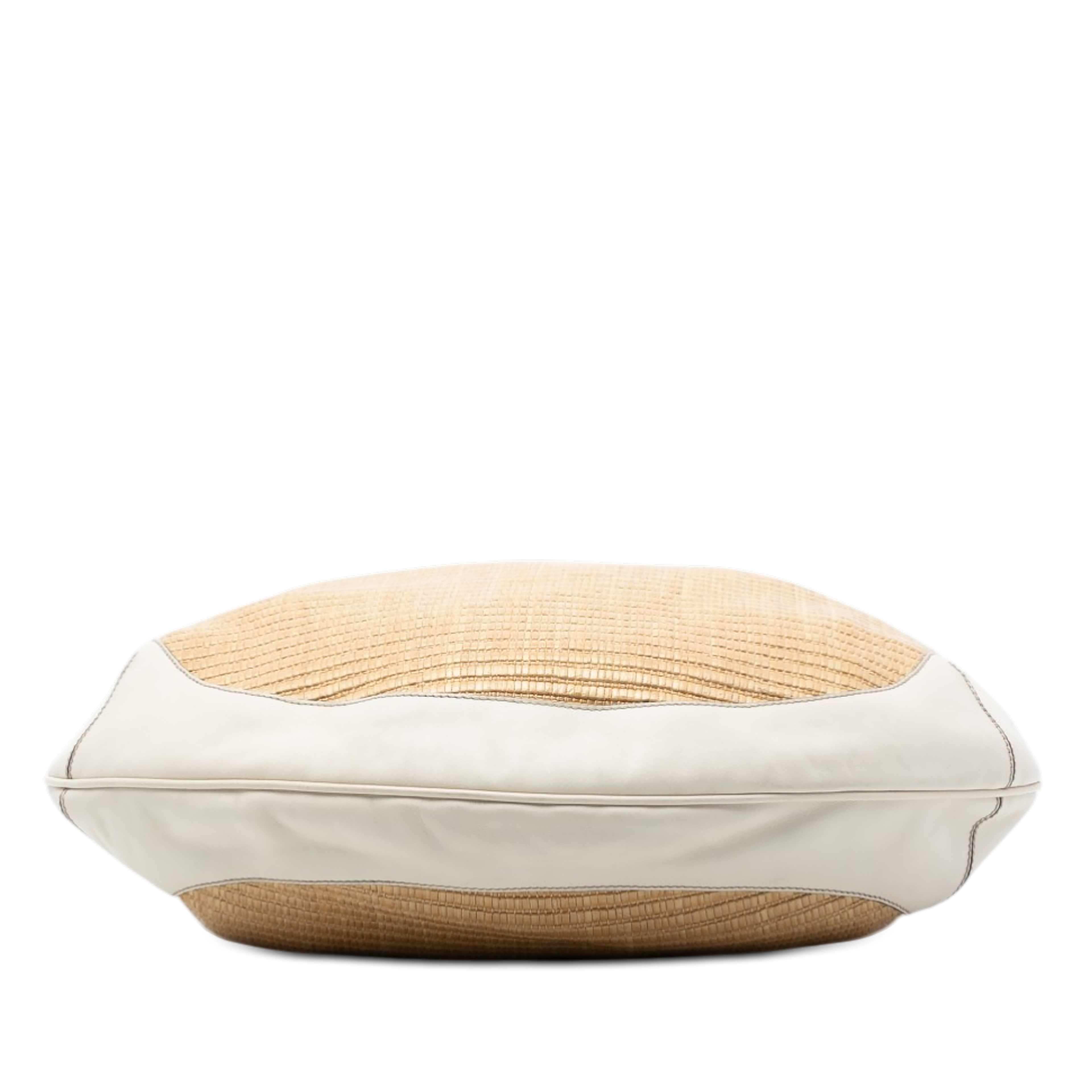 Gucci Raffia Peggy Bamboo Hobo, från Luxclusif, i färgen brown. Klicka för att öppna bilden i stort format