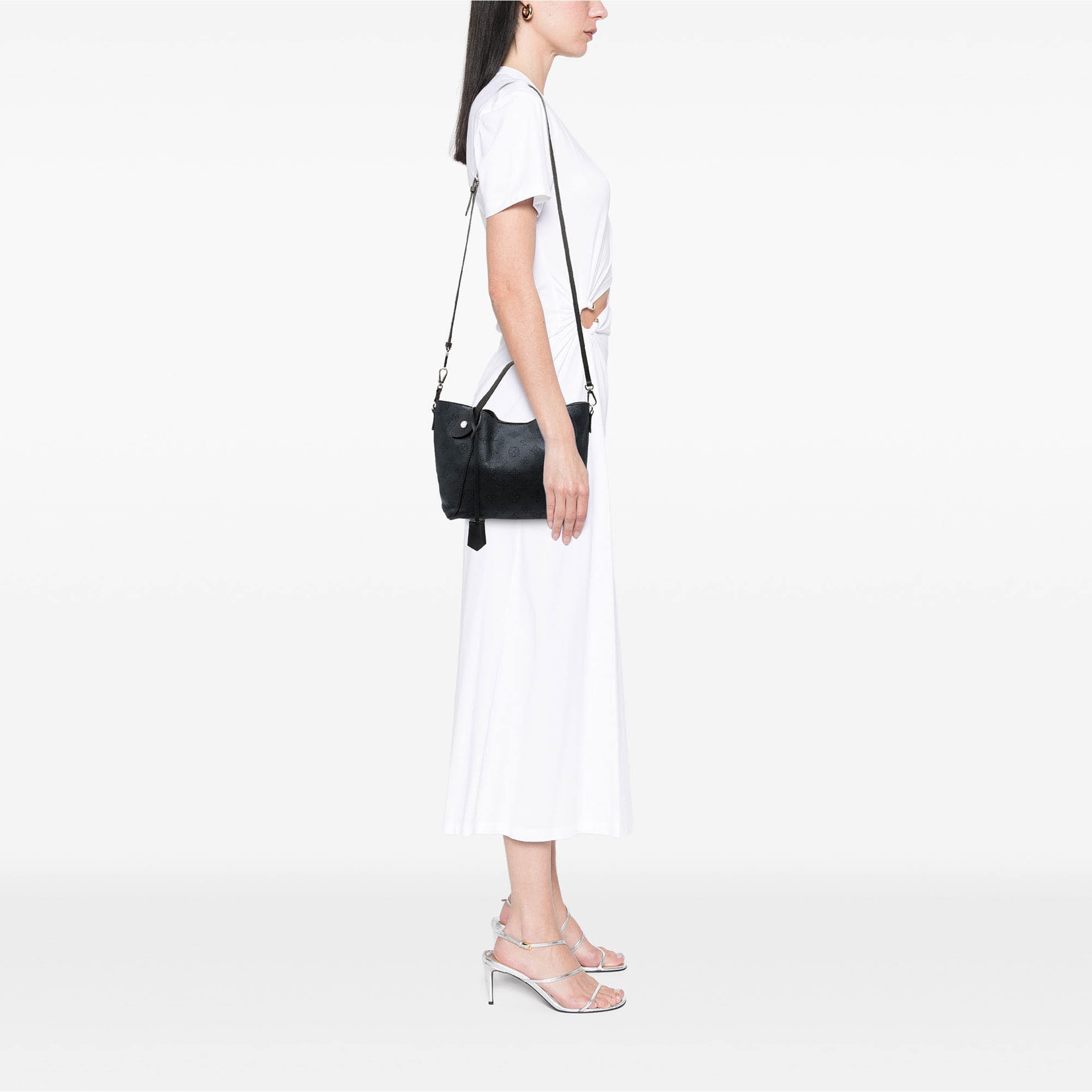 Louis Vuitton Monogram Mahina Hina Pm, från Luxclusif, i färgen blå. Klicka för att öppna bilden i stort format