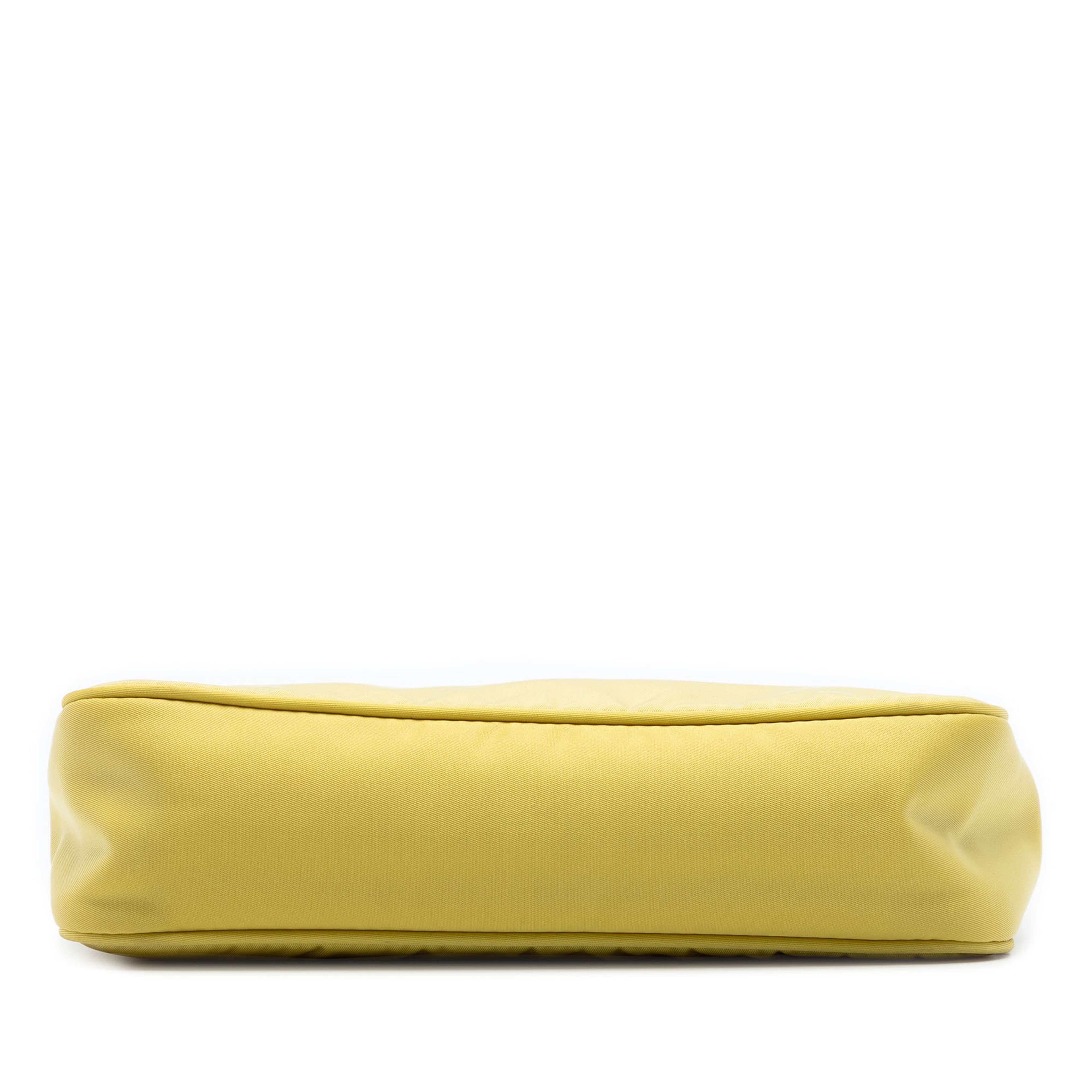 Prada Mini Tessuto Re Edition 2000 Shoulder Bag, från Luxclusif, i färgen gul. Klicka för att öppna bilden i stort format