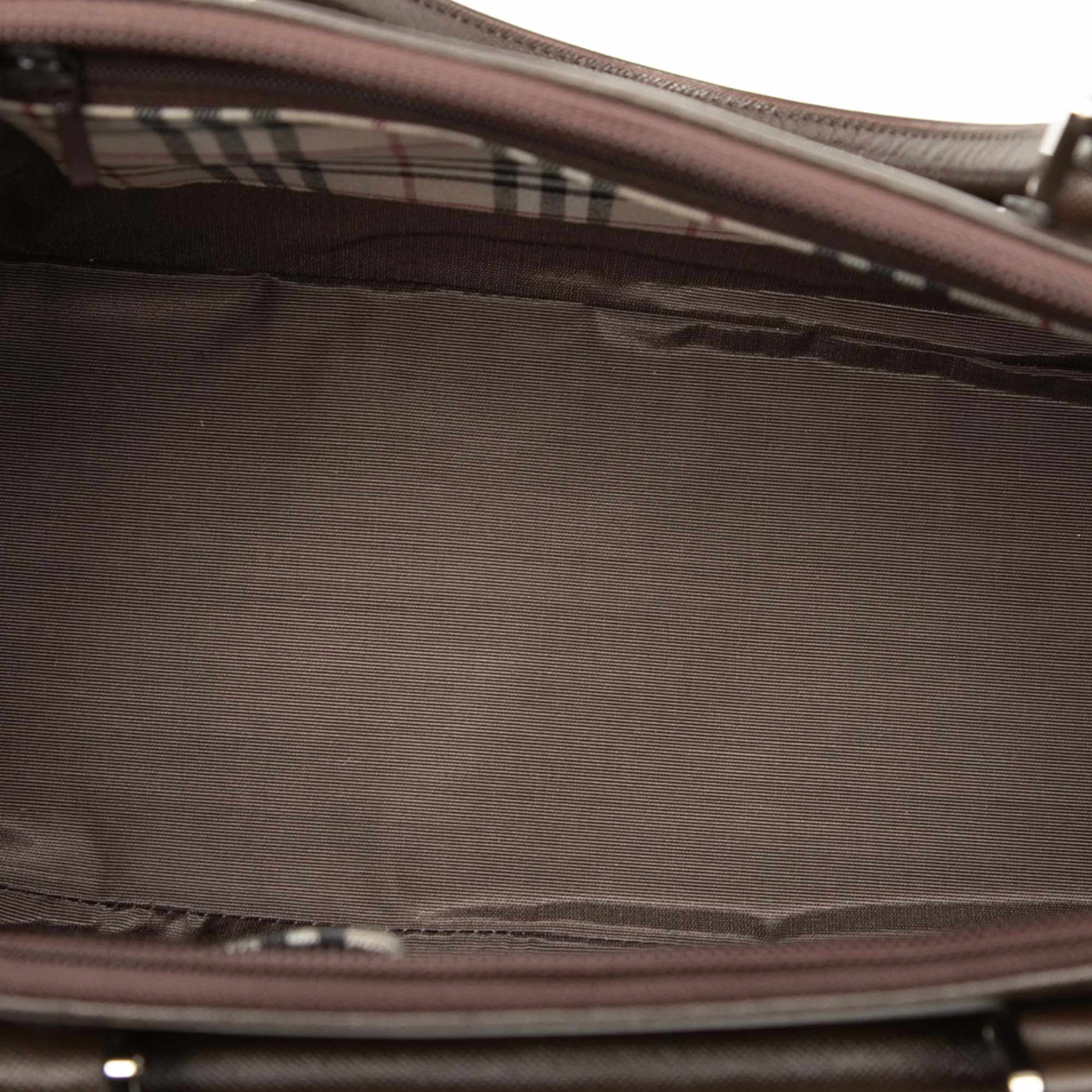 Burberry Leather Front Pocket Handbag, från Luxclusif, i färgen dark brown. Klicka för att öppna bilden i stort format