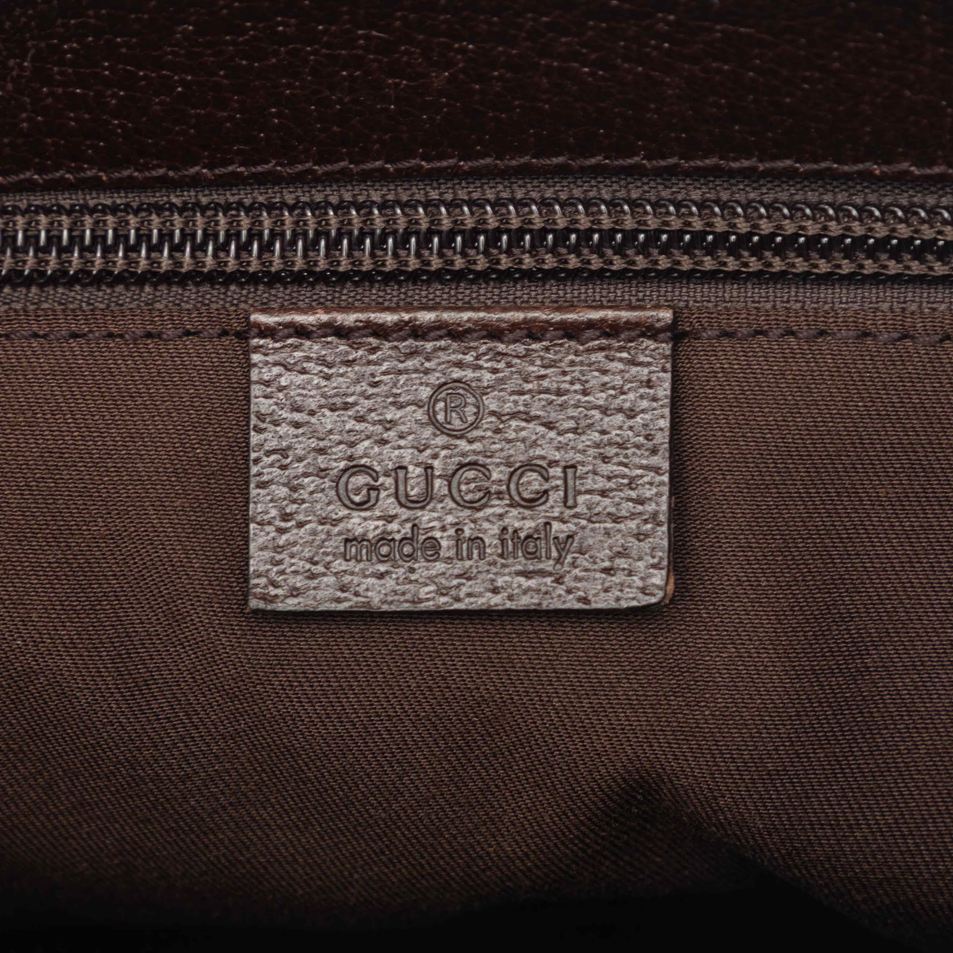 Gucci Gg Canvas Crossbody, från Luxclusif, i färgen beige. Klicka för att öppna bilden i stort format
