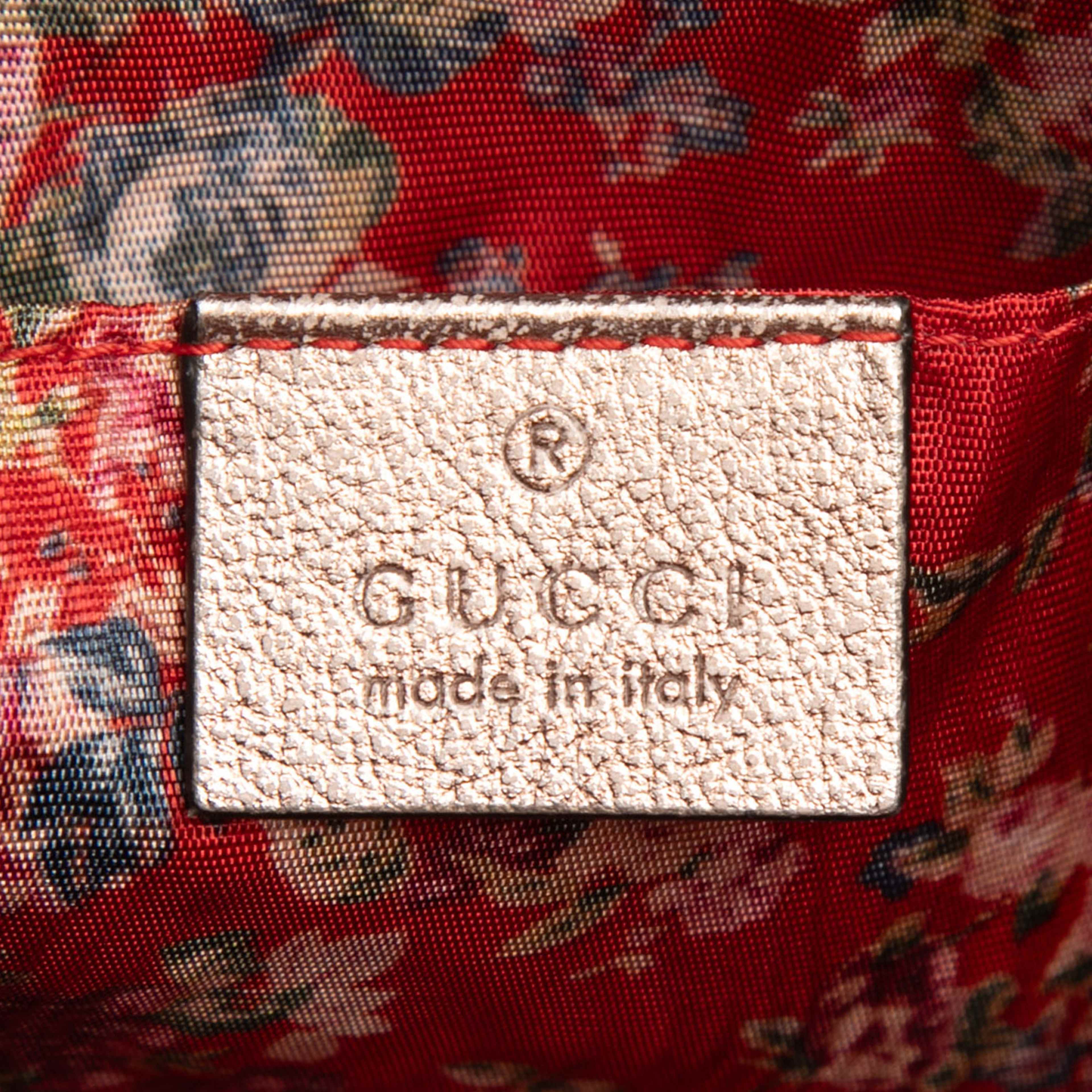 Gucci Laminated Nappa Trapuntata Crossbody, från Luxclusif, i färgen light green. Klicka för att öppna bilden i stort format