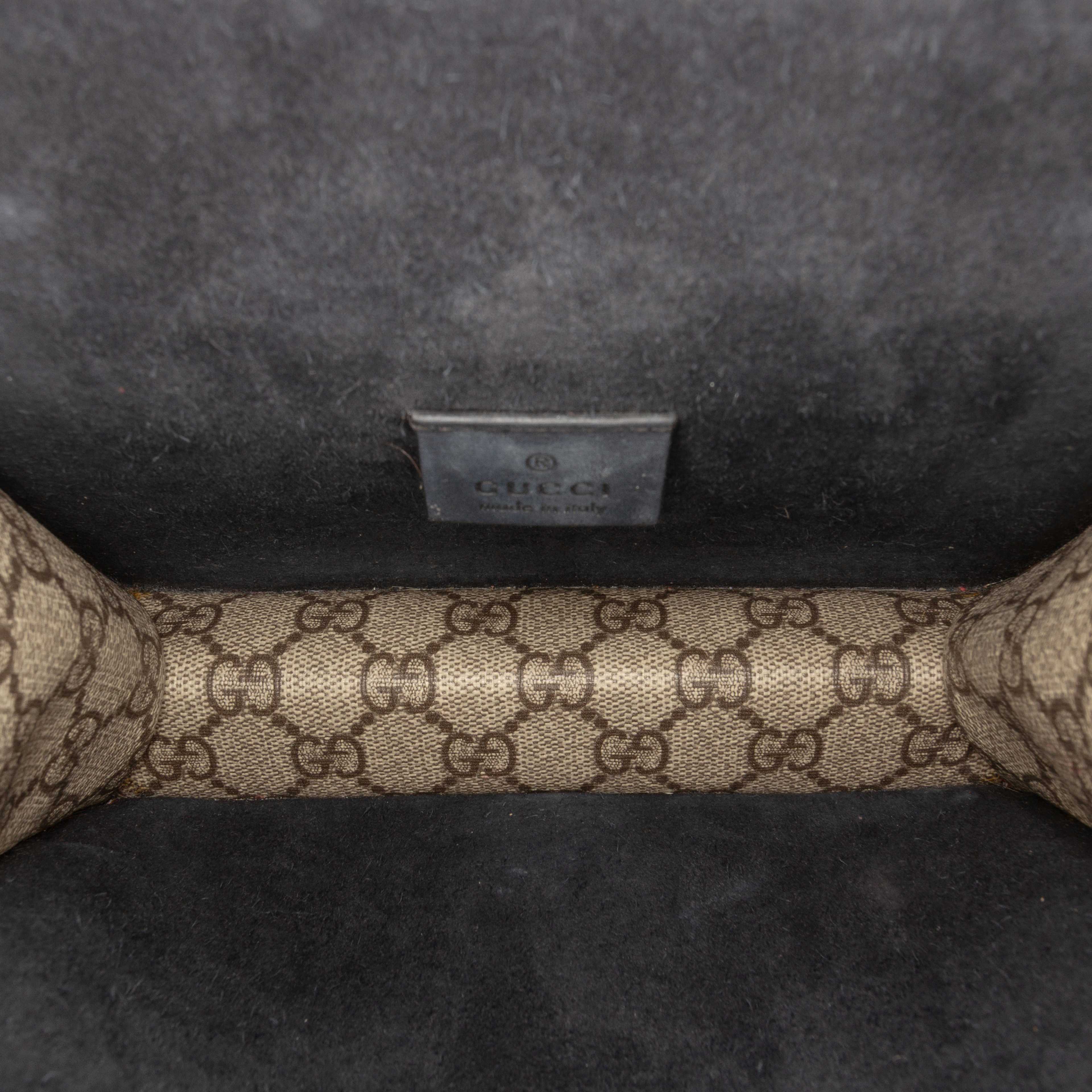 Gucci Small Gg Supreme Dionysus Crossbody, från Luxclusif, i färgen beige. Klicka för att öppna bilden i stort format