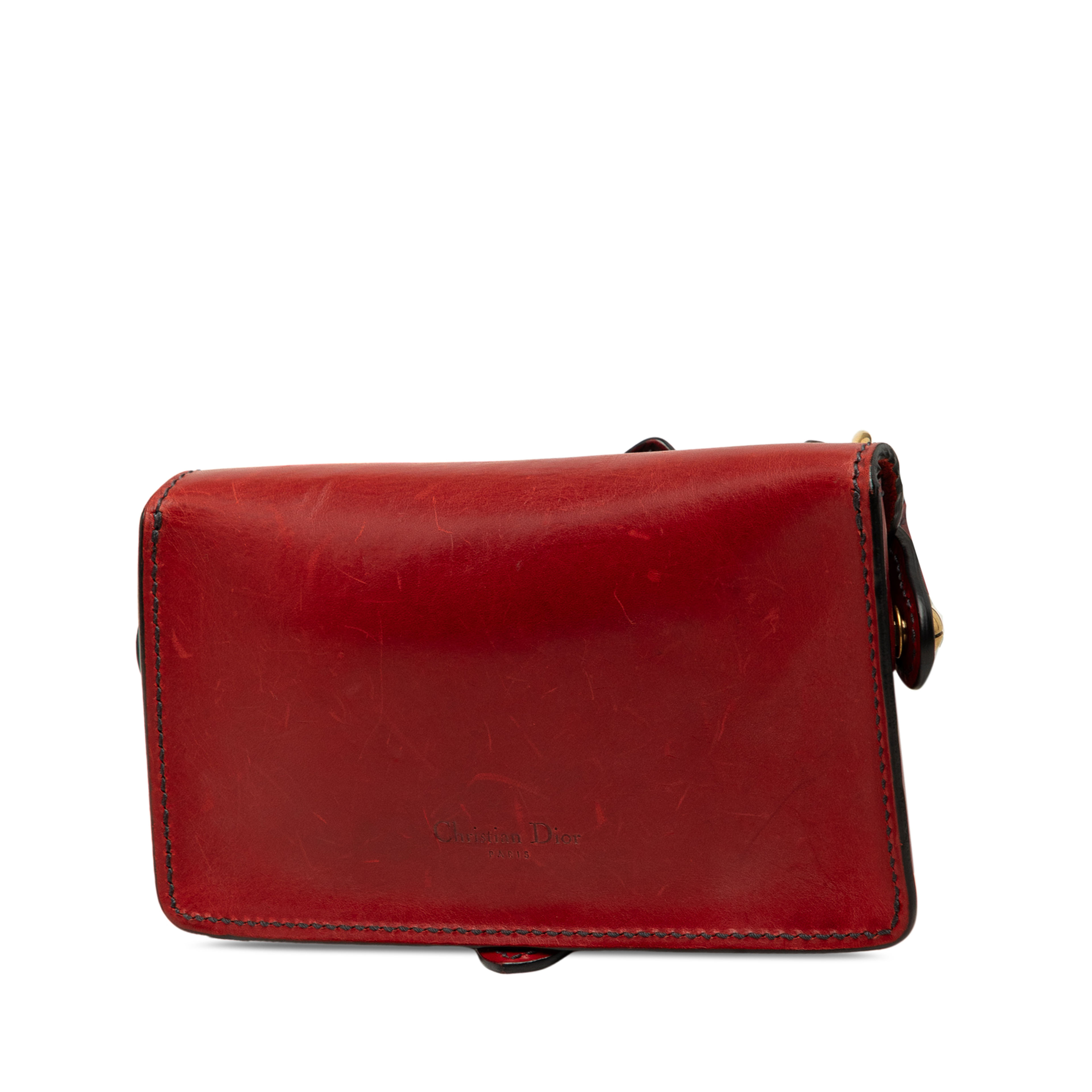 Dior Mini Leather D Bee Saddle Bag, från Luxclusif, i färgen röd. Klicka för att öppna bilden i stort format
