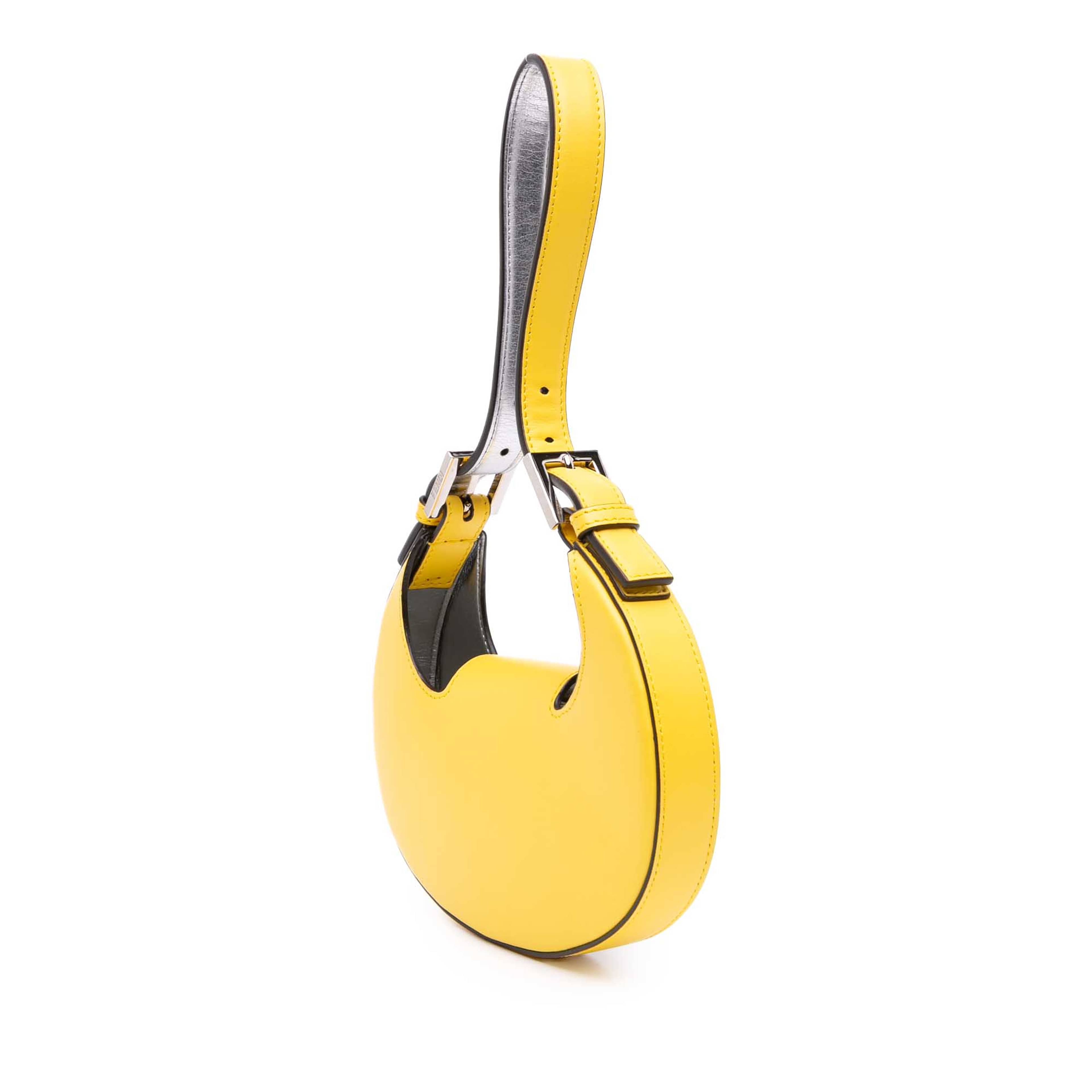 Fendi Mini Leather Cookie Hobo, från Luxclusif, i färgen yellow. Klicka för att öppna bilden i stort format