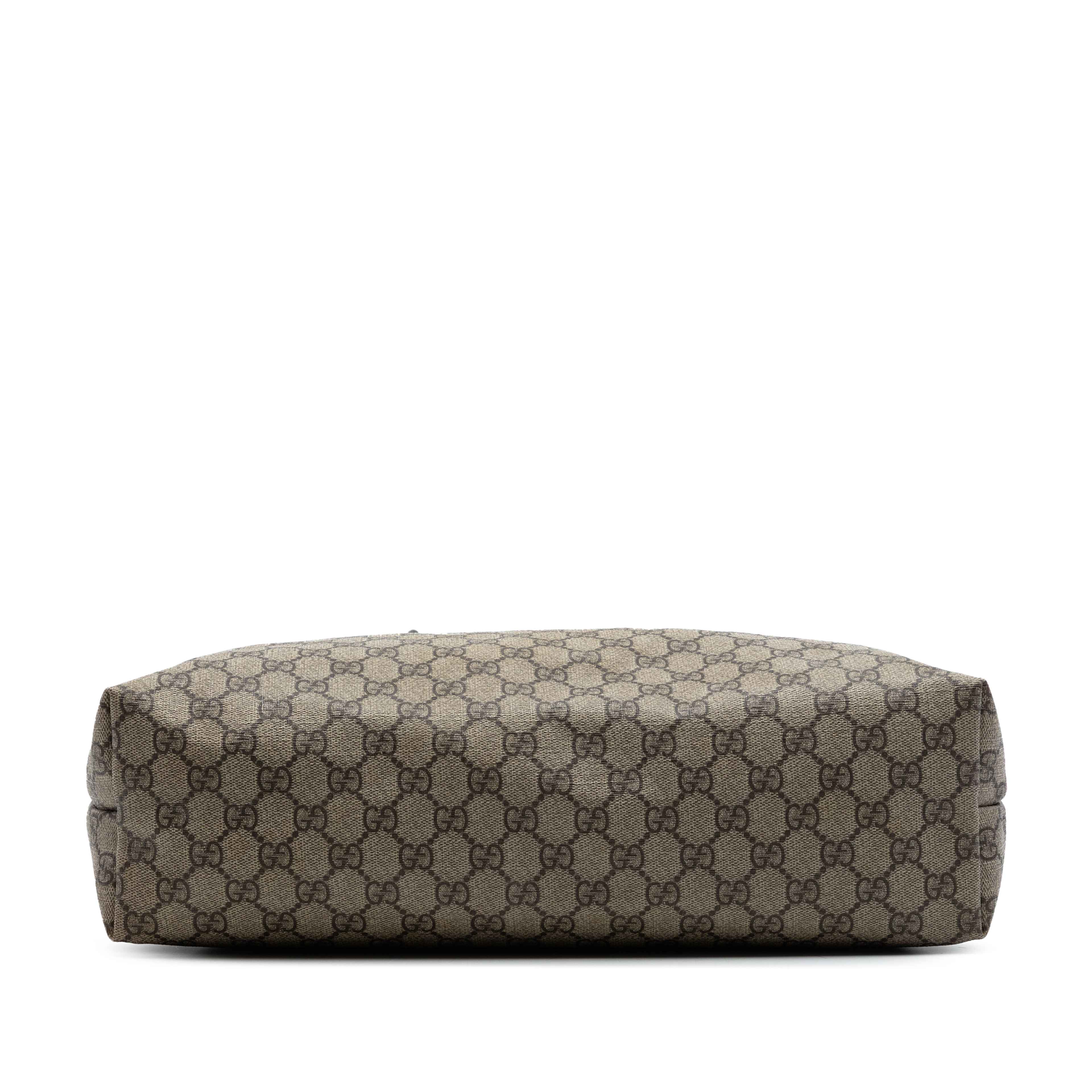 Gucci Medium Gg Supreme Tote, från Luxclusif, i färgen vit. Klicka för att öppna bilden i stort format